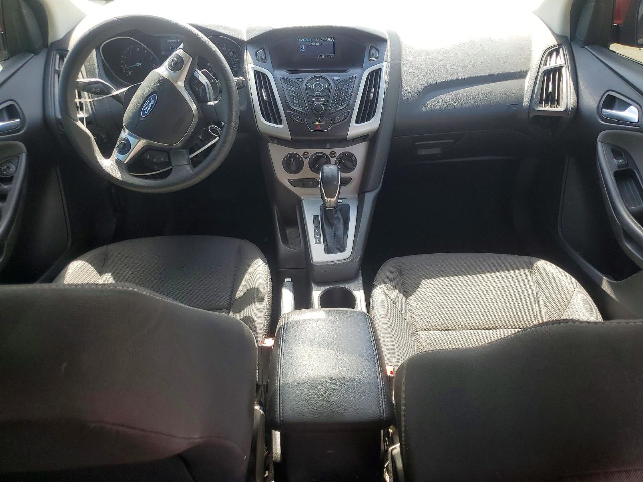 2012 Ford Focus Se Burgundy vin: 1FAHP3K22CL277384