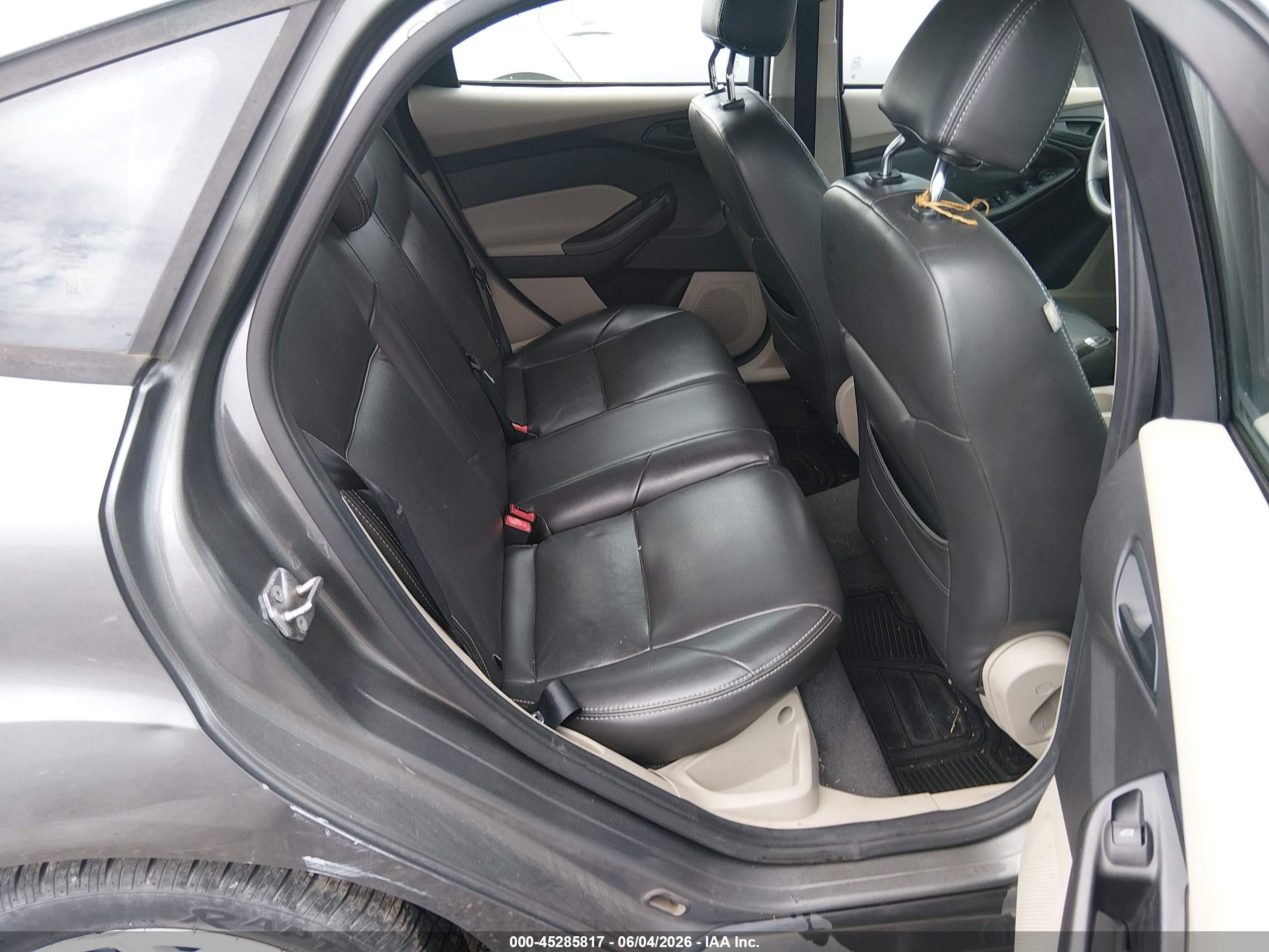 2012 Ford Focus Se Gray vin: 1FAHP3K22CL308357
