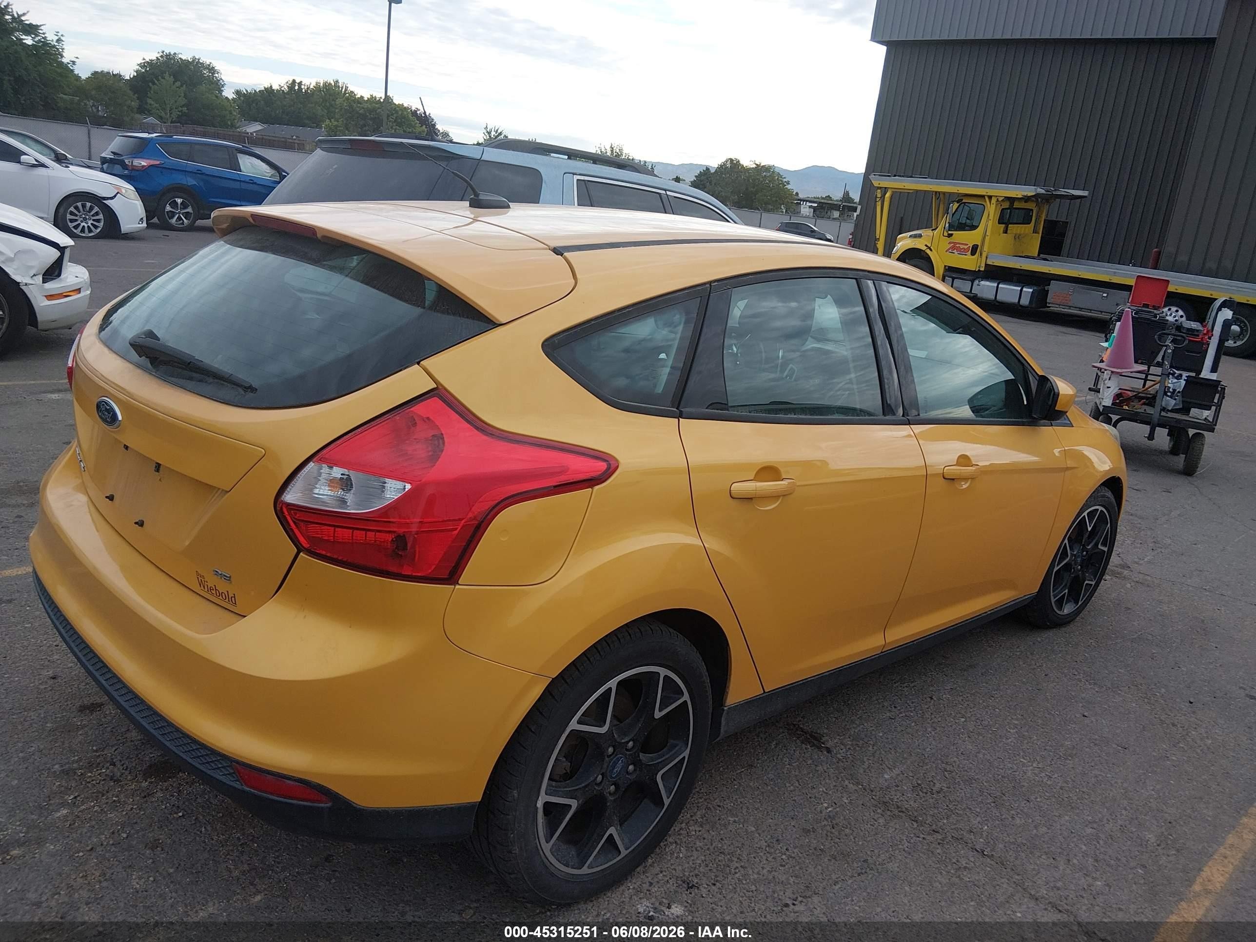 2012 Ford Focus Se Yellow vin: 1FAHP3K23CL174765