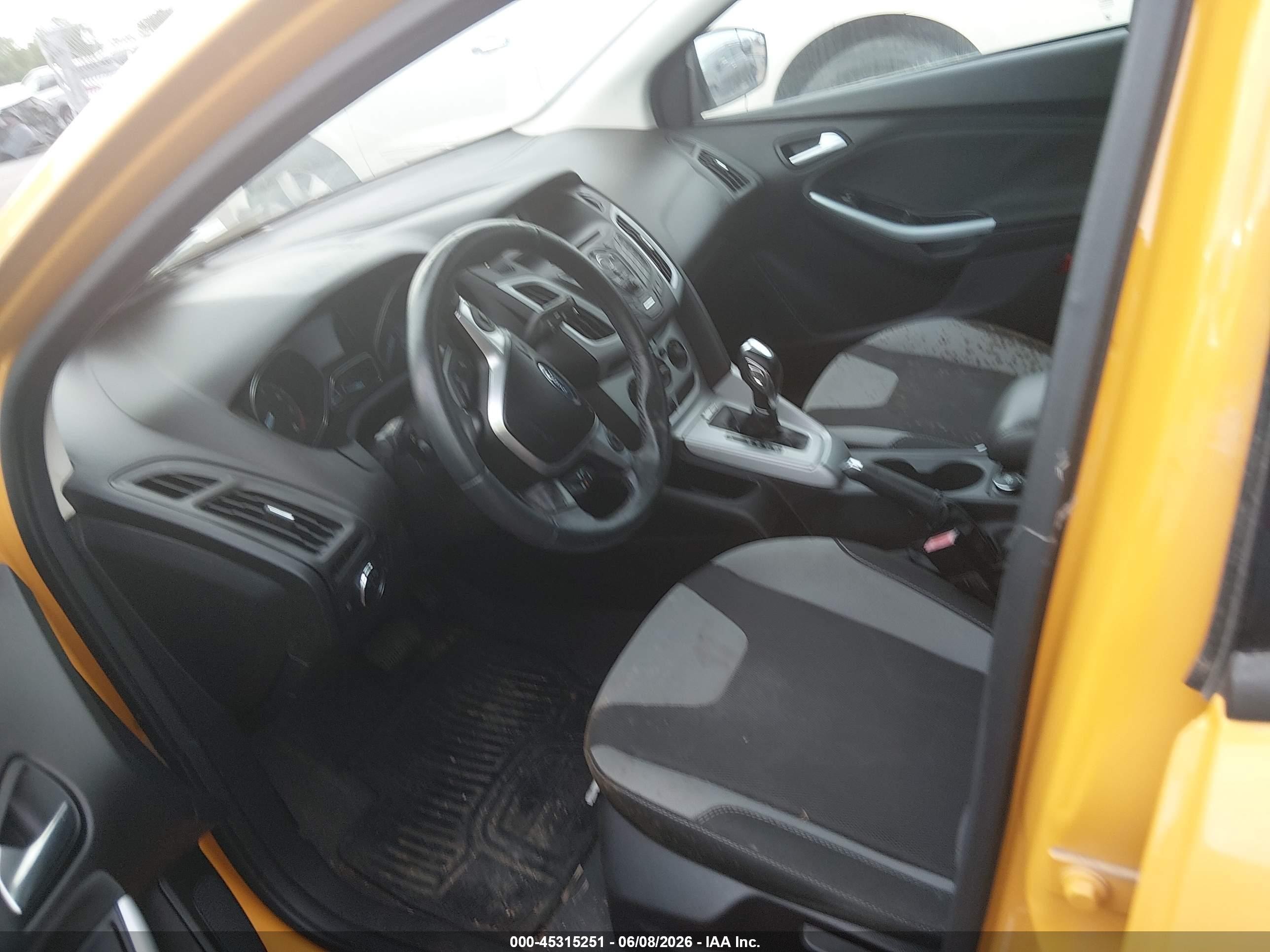 2012 Ford Focus Se Yellow vin: 1FAHP3K23CL174765