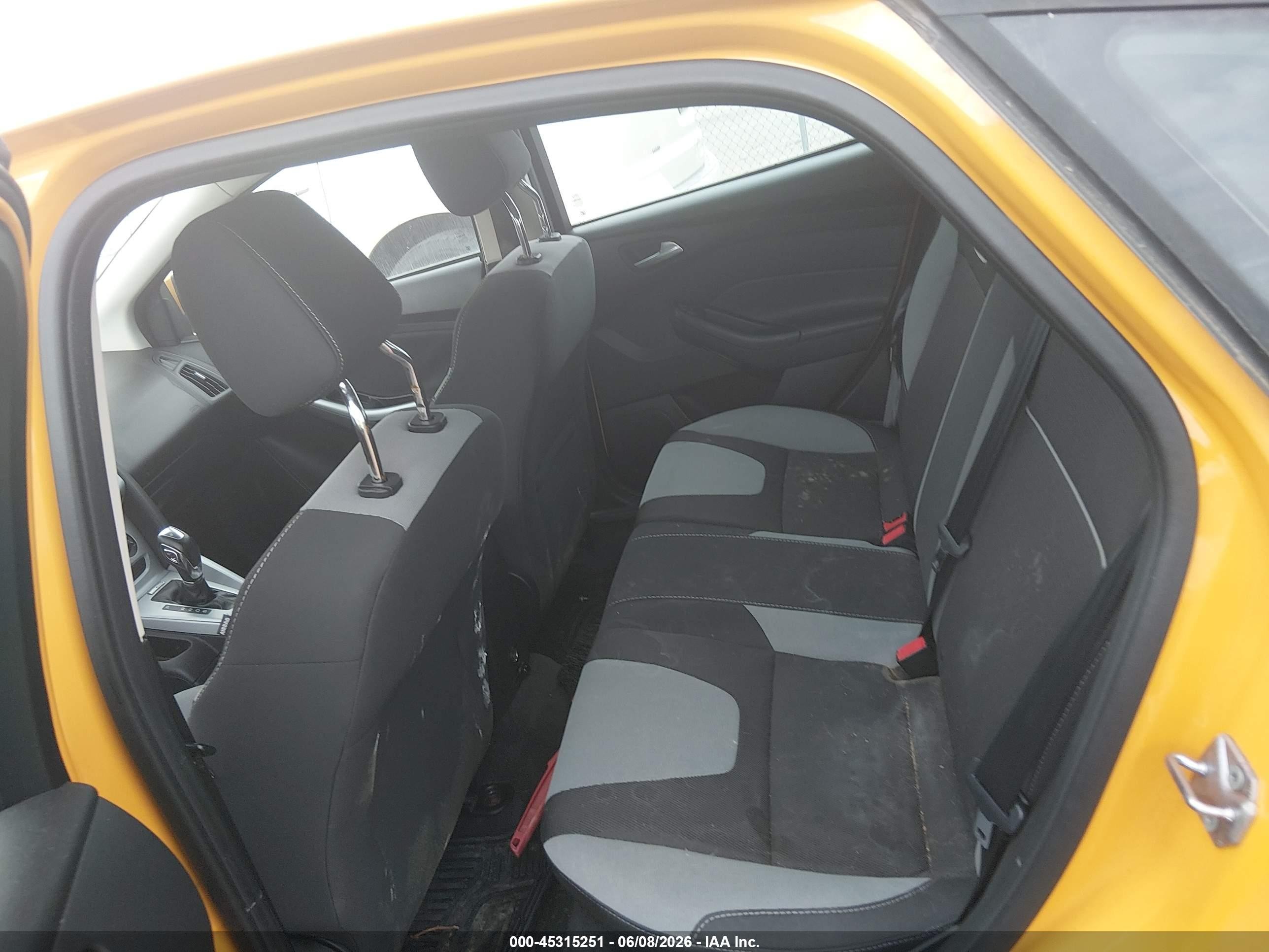 2012 Ford Focus Se Yellow vin: 1FAHP3K23CL174765