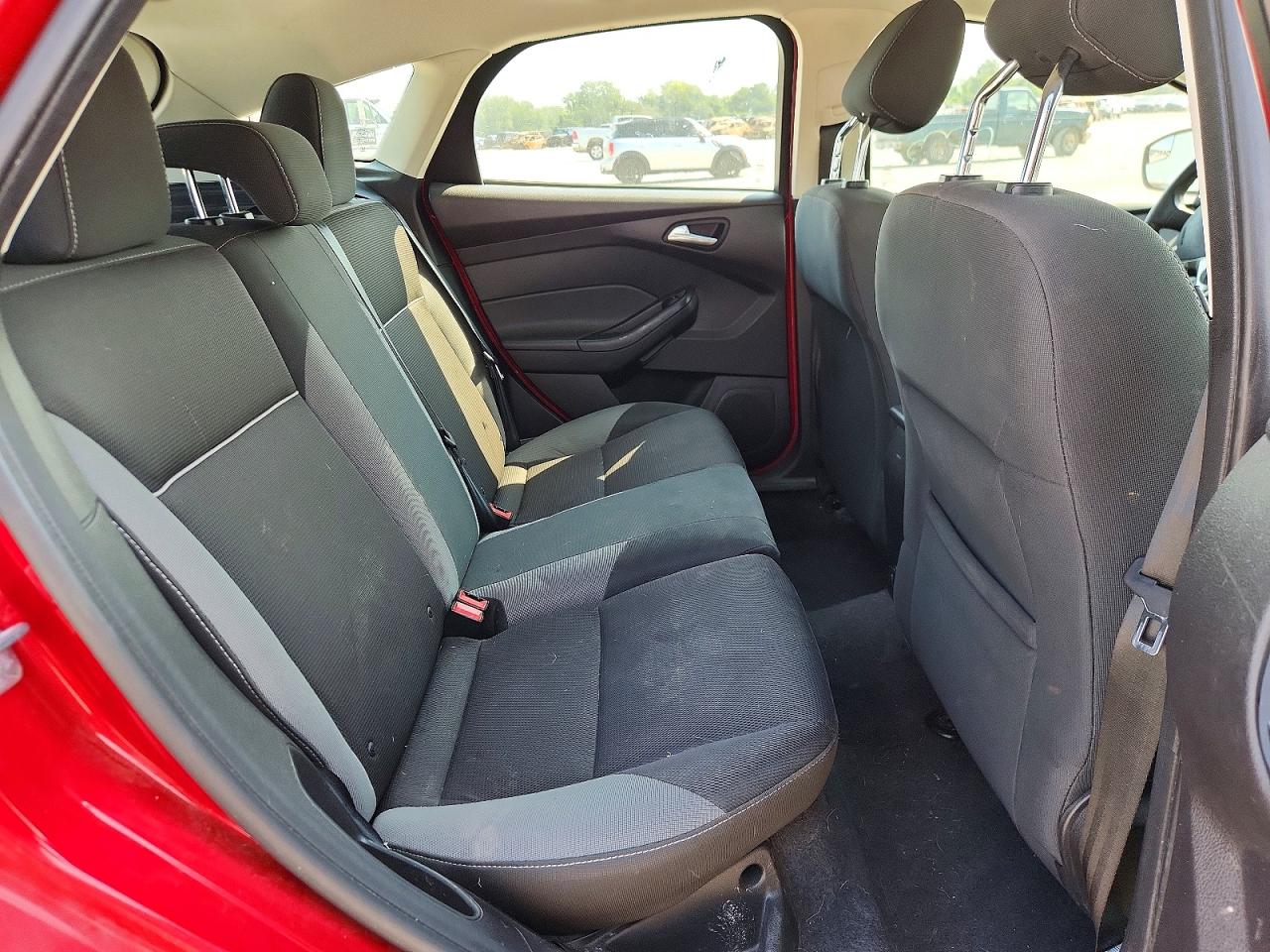 2012 Ford Focus Se Red vin: 1FAHP3K23CL221938