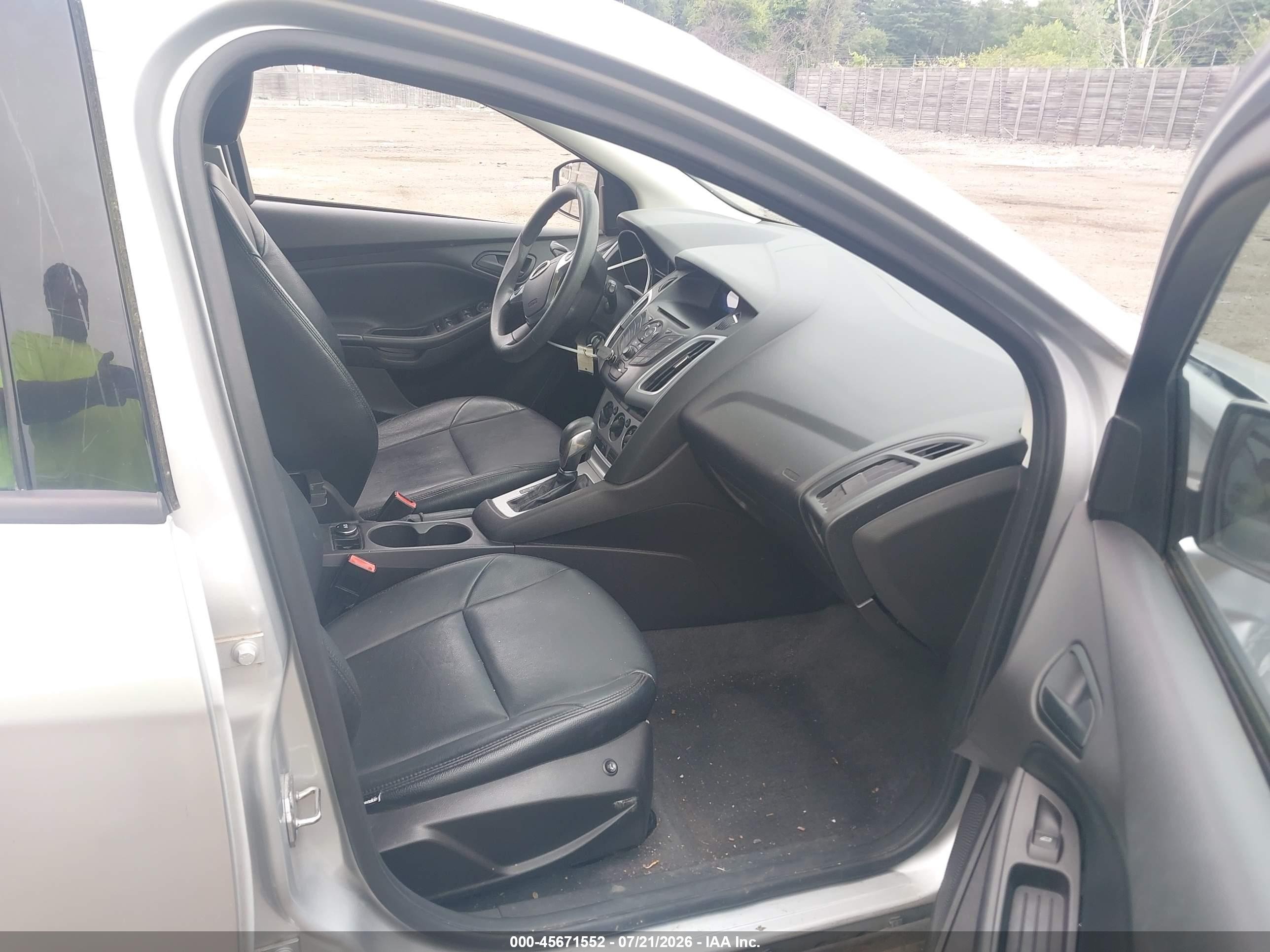 2012 Ford Focus Se Silver vin: 1FAHP3K23CL326849