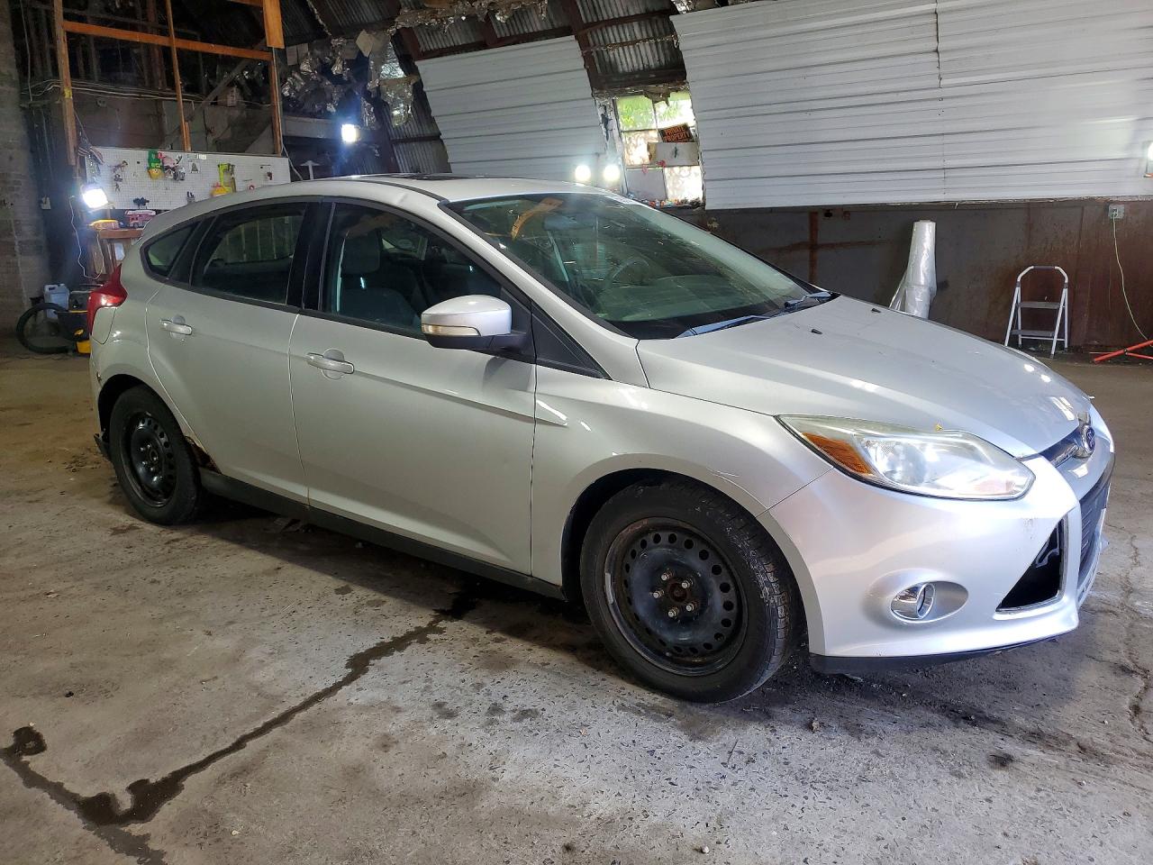 2012 Ford Focus Se Серебряный vin: 1FAHP3K23CL359611