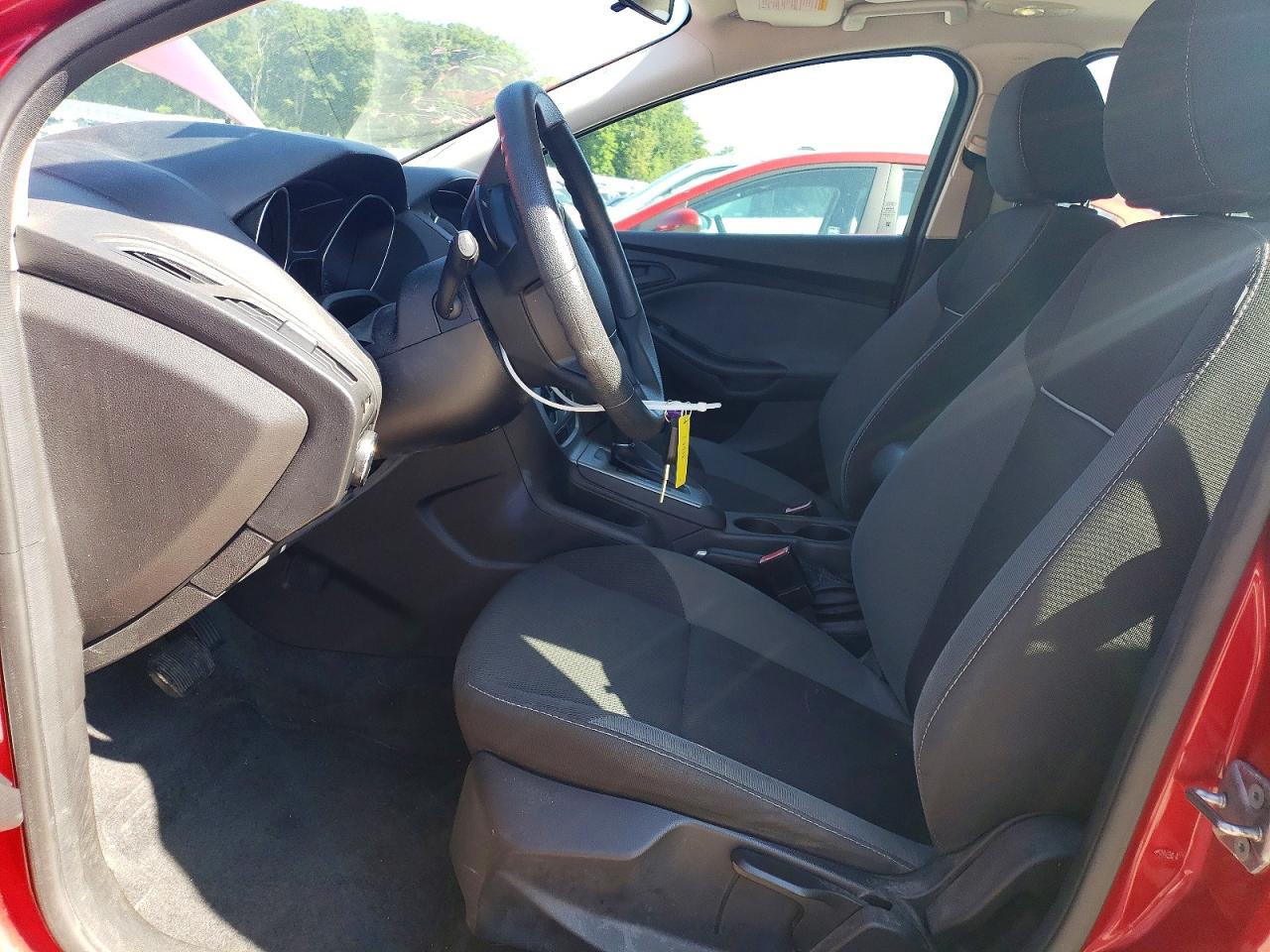 2012 Ford Focus Se Красный vin: 1FAHP3K23CL432296