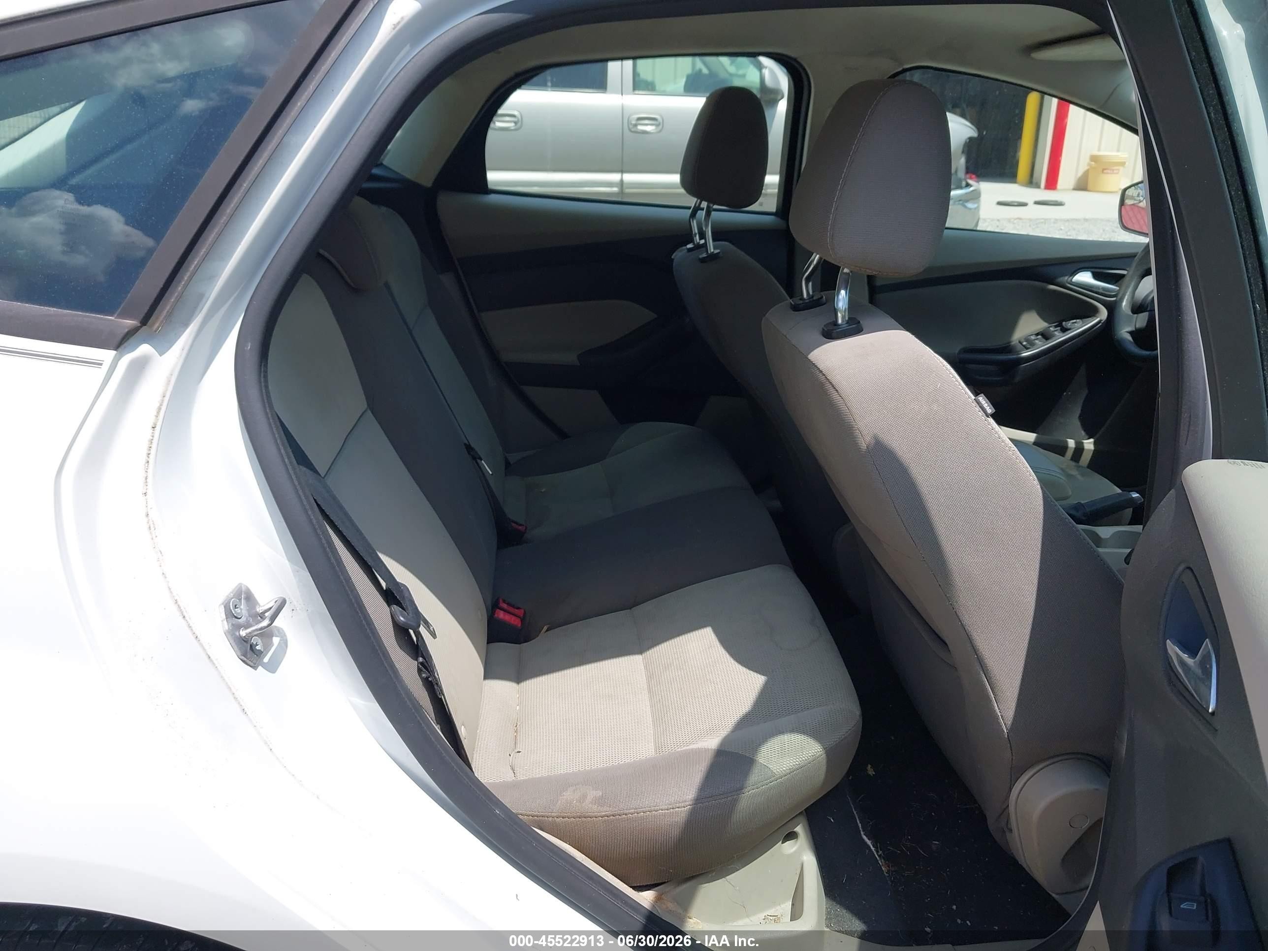 2012 Ford Focus Se Белый vin: 1FAHP3K24CL254172