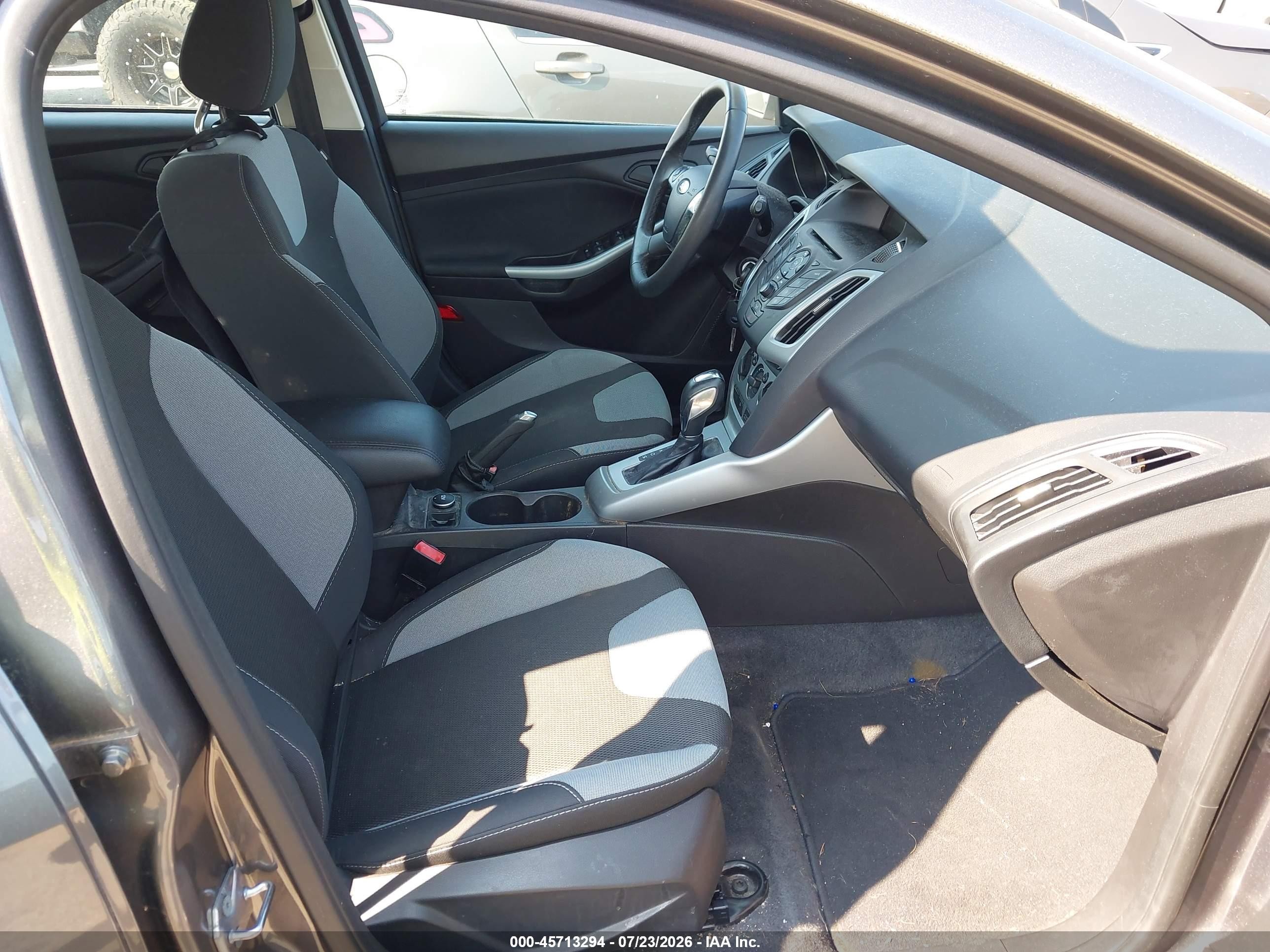 2012 Ford Focus Se Gray vin: 1FAHP3K24CL258304