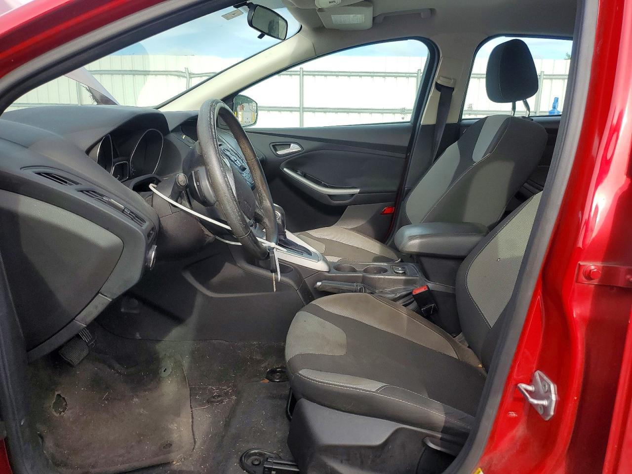 2012 Ford Focus Se Red vin: 1FAHP3K24CL371380