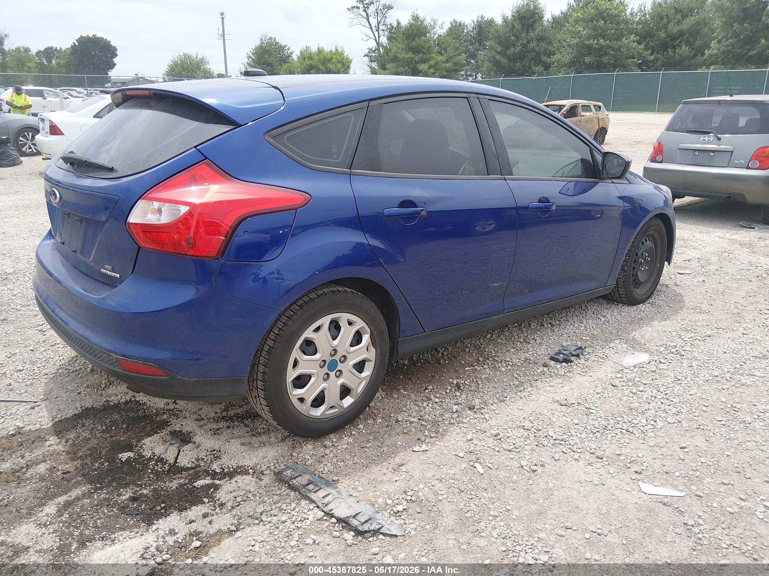2012 Ford Focus Se Blue vin: 1FAHP3K24CL447499