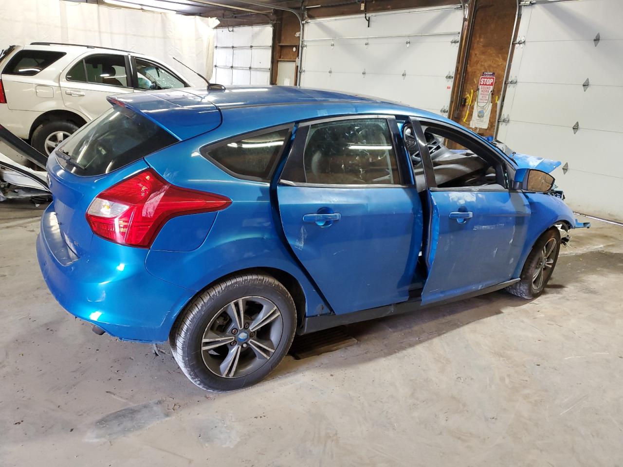 2012 Ford Focus Se Blue vin: 1FAHP3K25CL113983