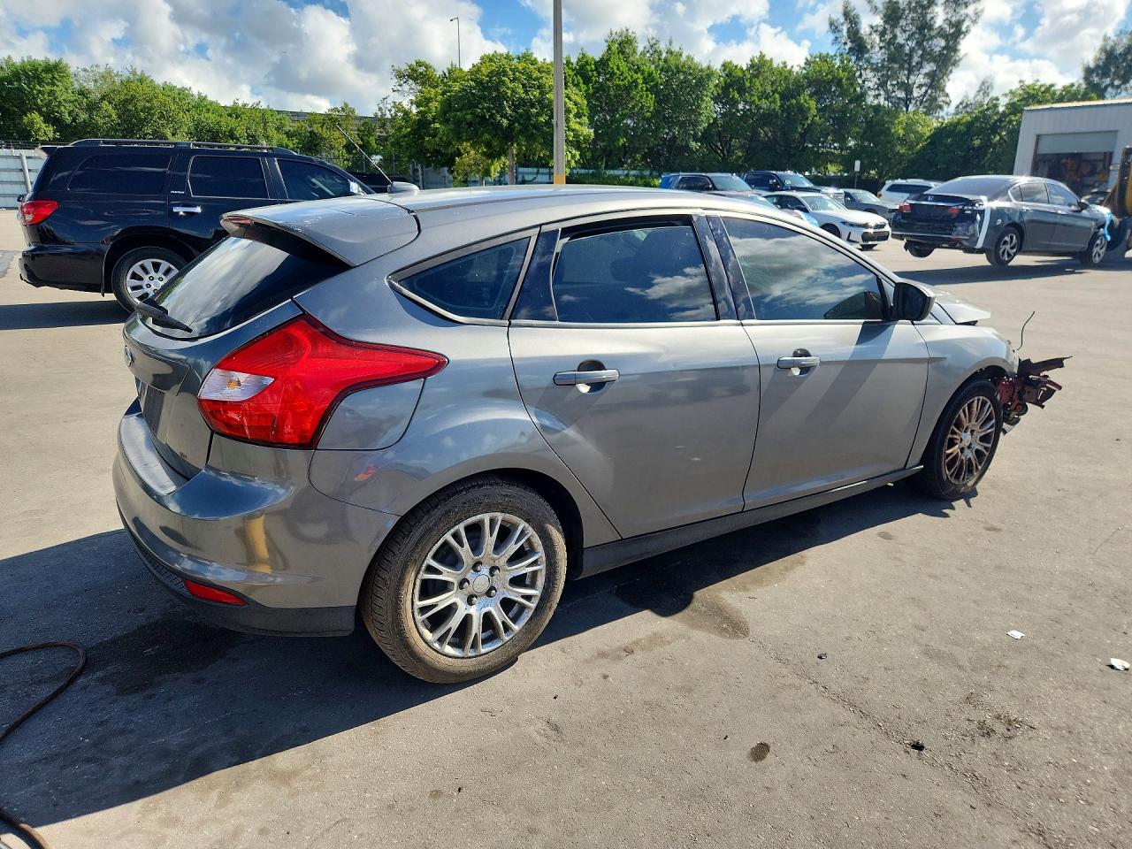 2012 Ford Focus Se Gray vin: 1FAHP3K25CL147079