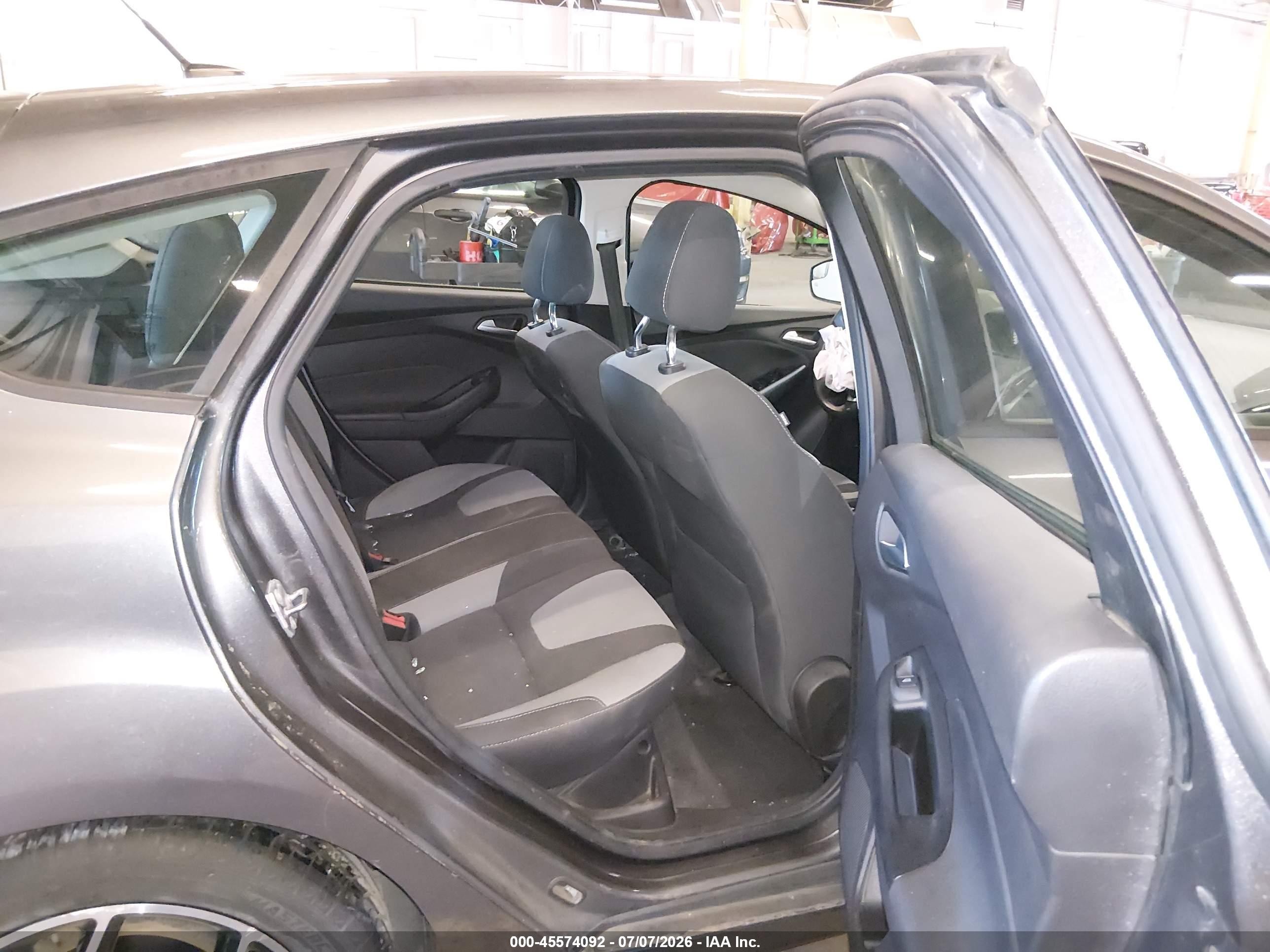 2012 Ford Focus Se Gray vin: 1FAHP3K25CL216059