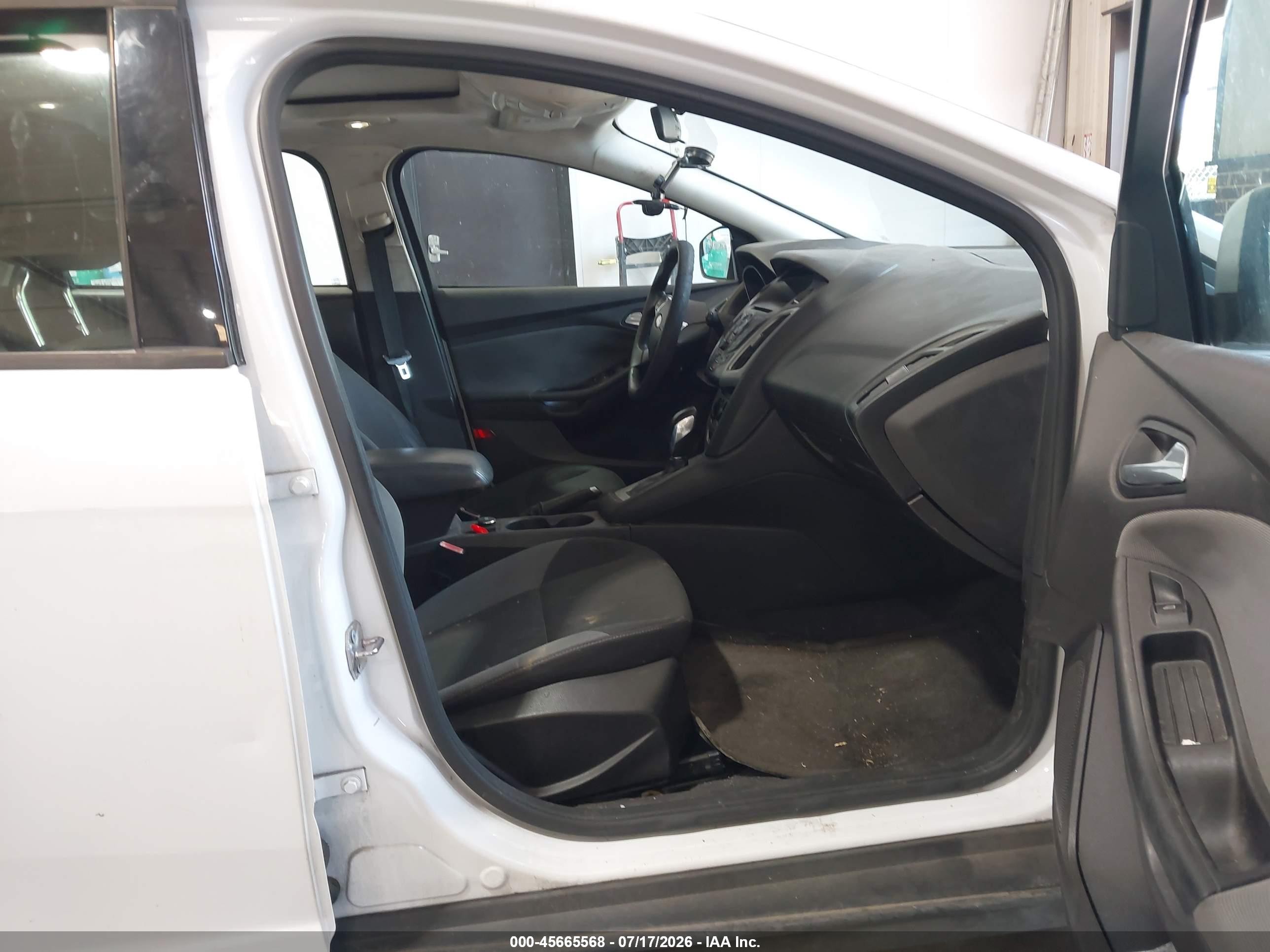 2012 Ford Focus Se White vin: 1FAHP3K25CL318414