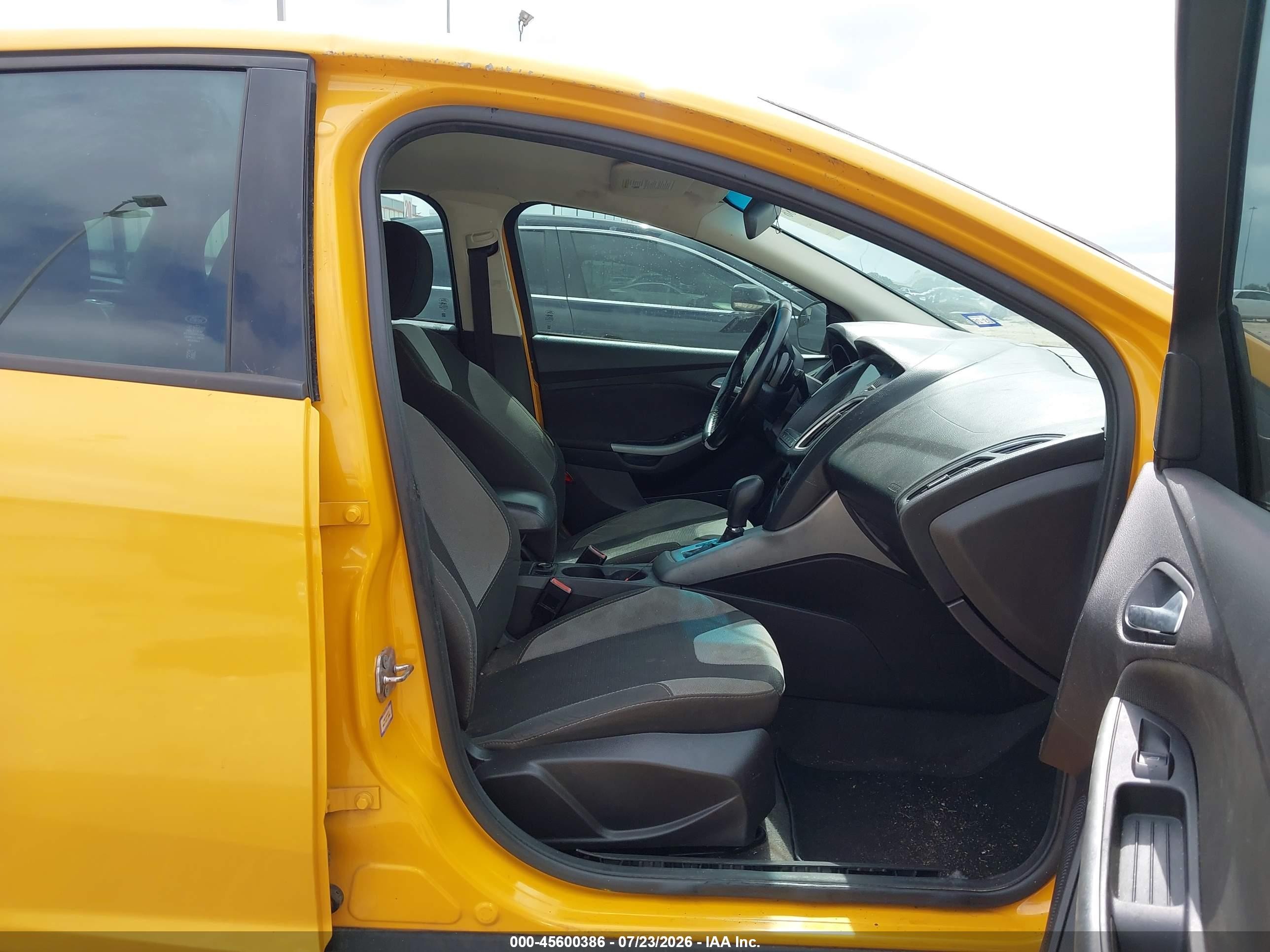 2012 Ford Focus Se Yellow vin: 1FAHP3K25CL400241