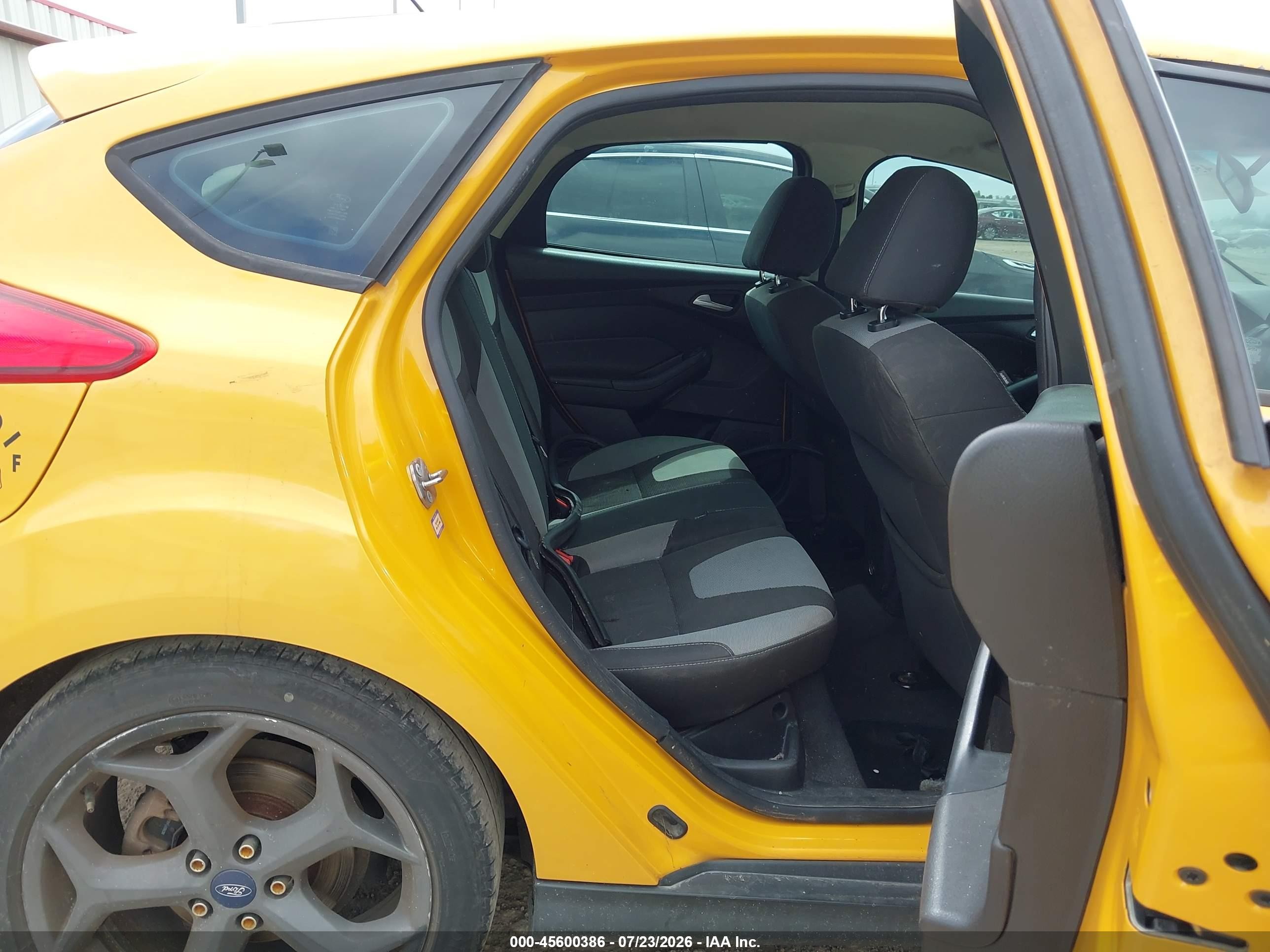 2012 Ford Focus Se Yellow vin: 1FAHP3K25CL400241