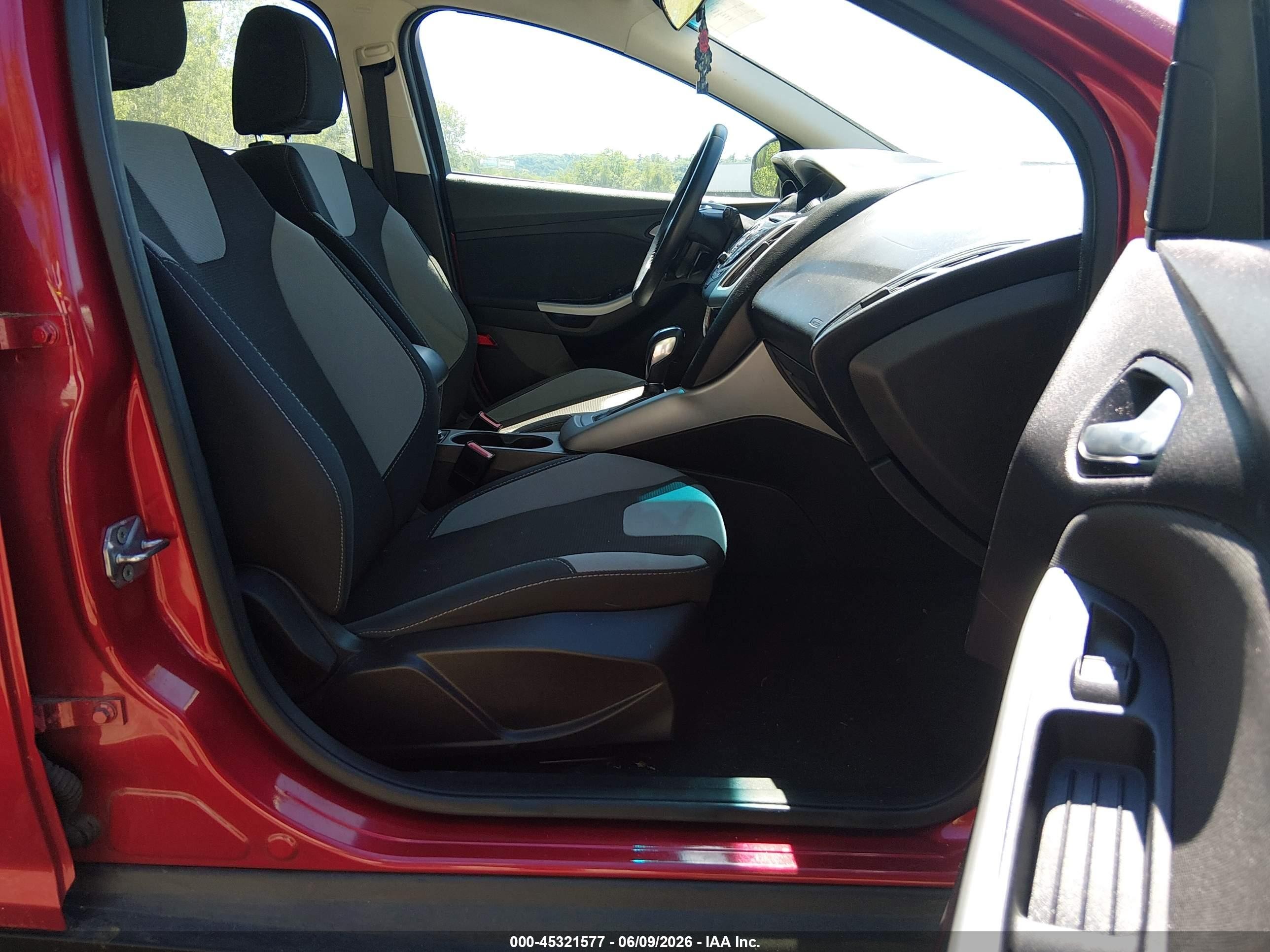 2012 Ford Focus Se Red vin: 1FAHP3K25CL425754
