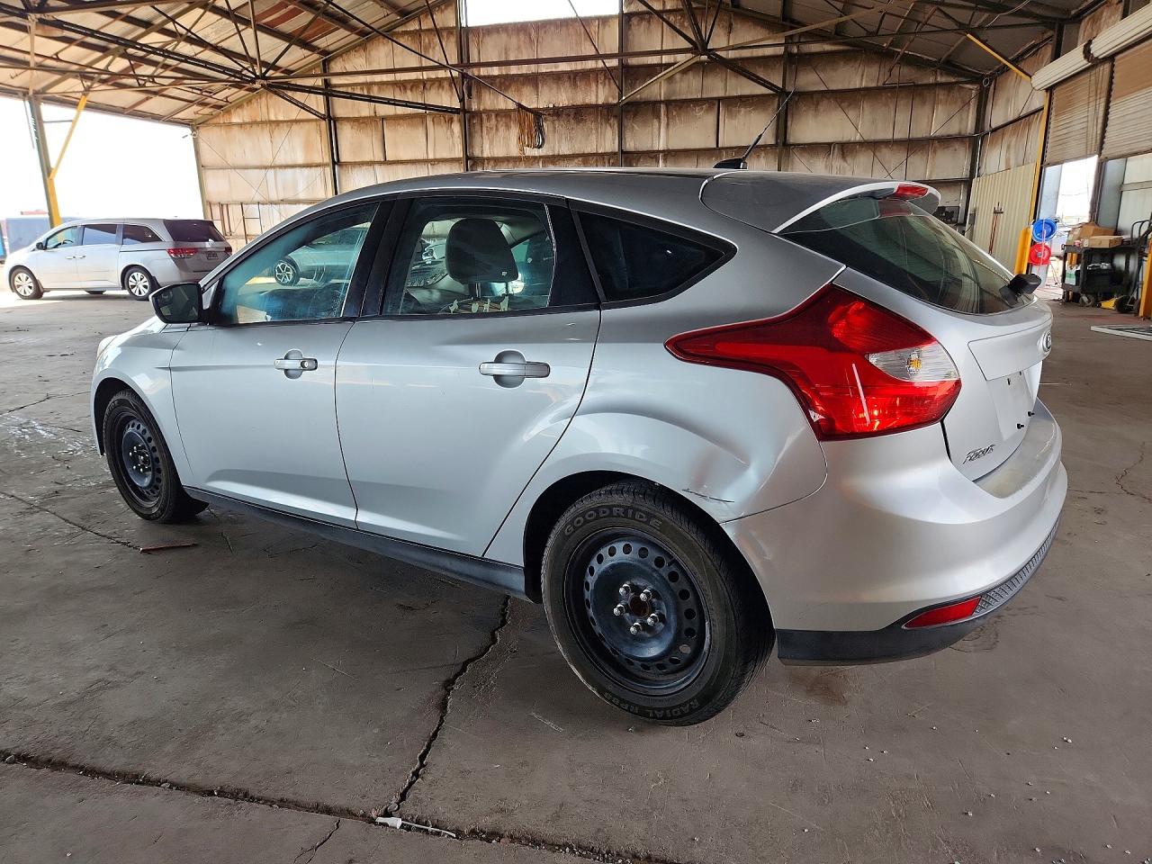 2012 Ford Focus Se Серебряный vin: 1FAHP3K25CL452579