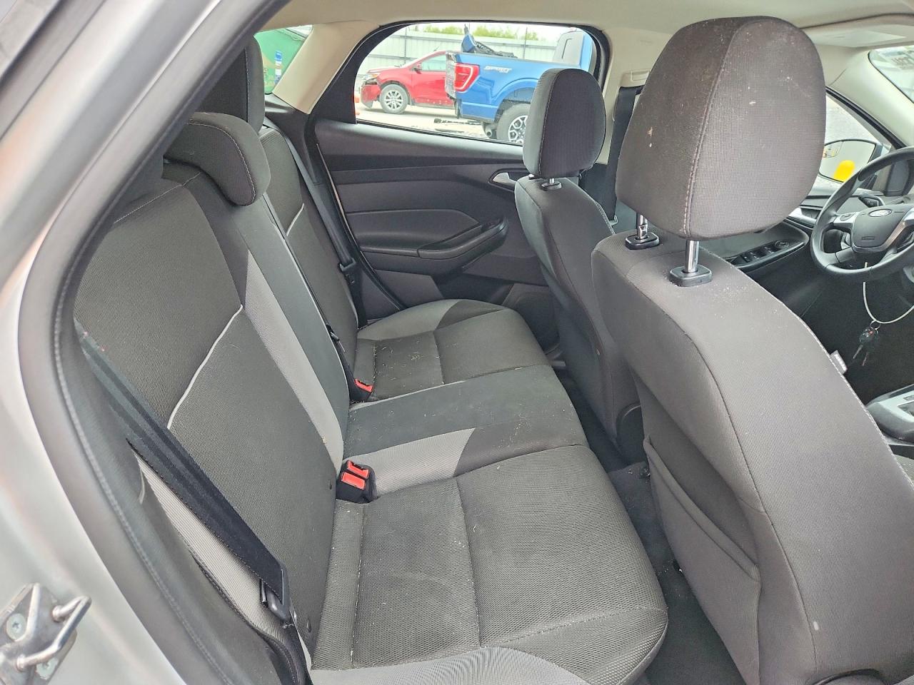 2012 Ford Focus Se Gray vin: 1FAHP3K25CL463422