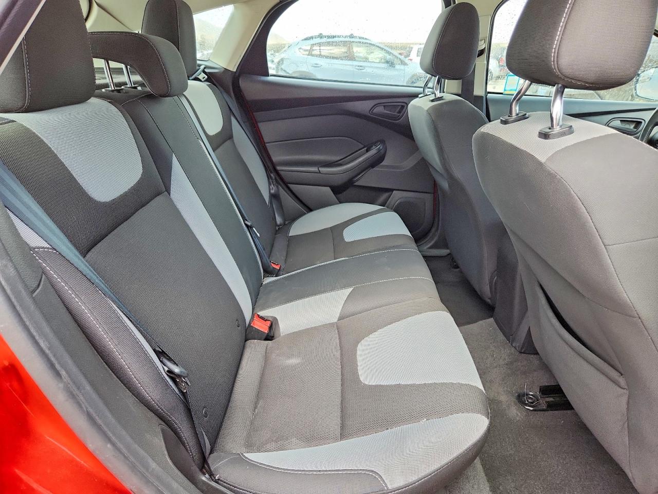 2012 Ford Focus Se Red vin: 1FAHP3K26CL105021