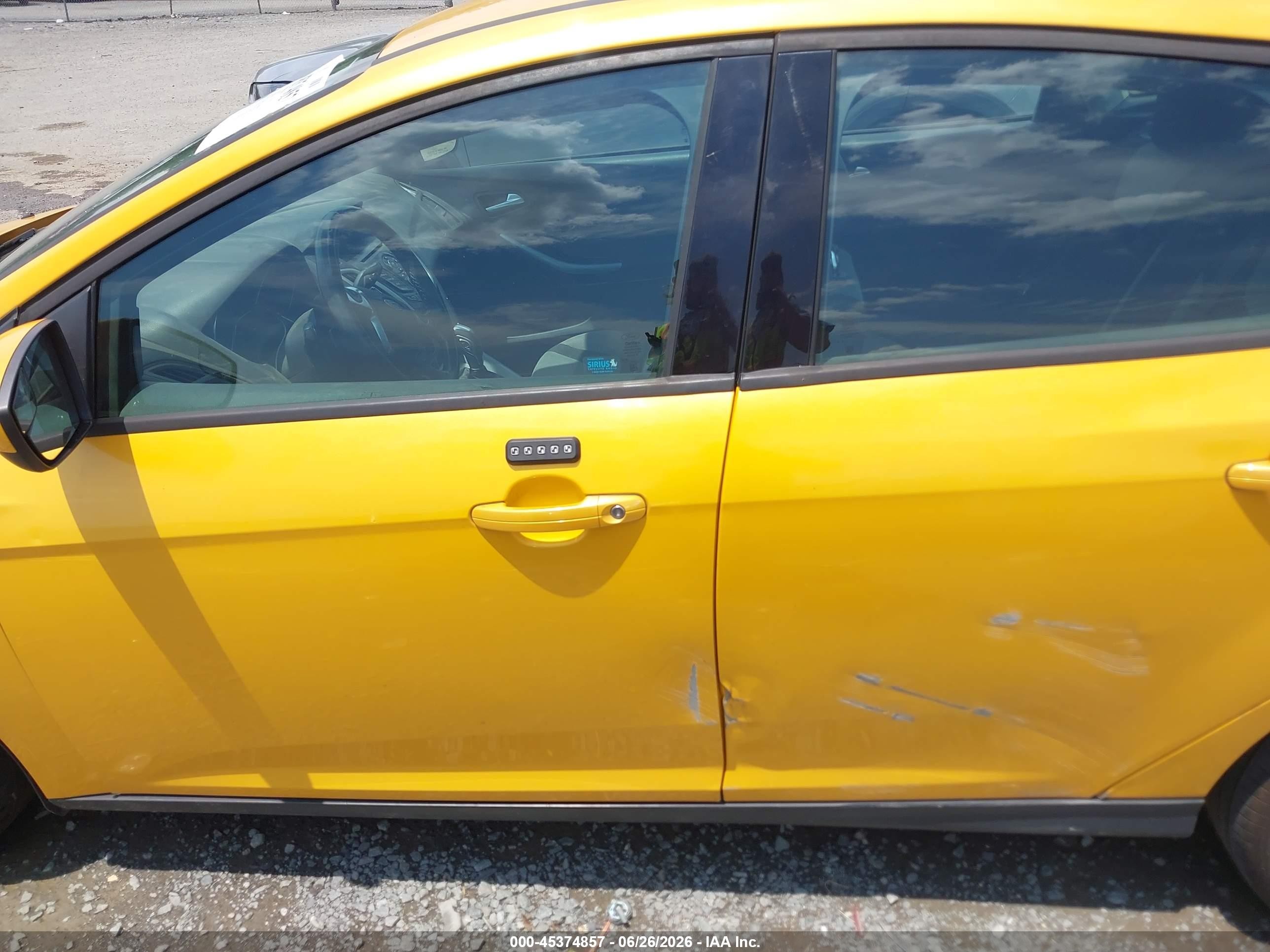 2012 Ford Focus Se Yellow vin: 1FAHP3K26CL248132