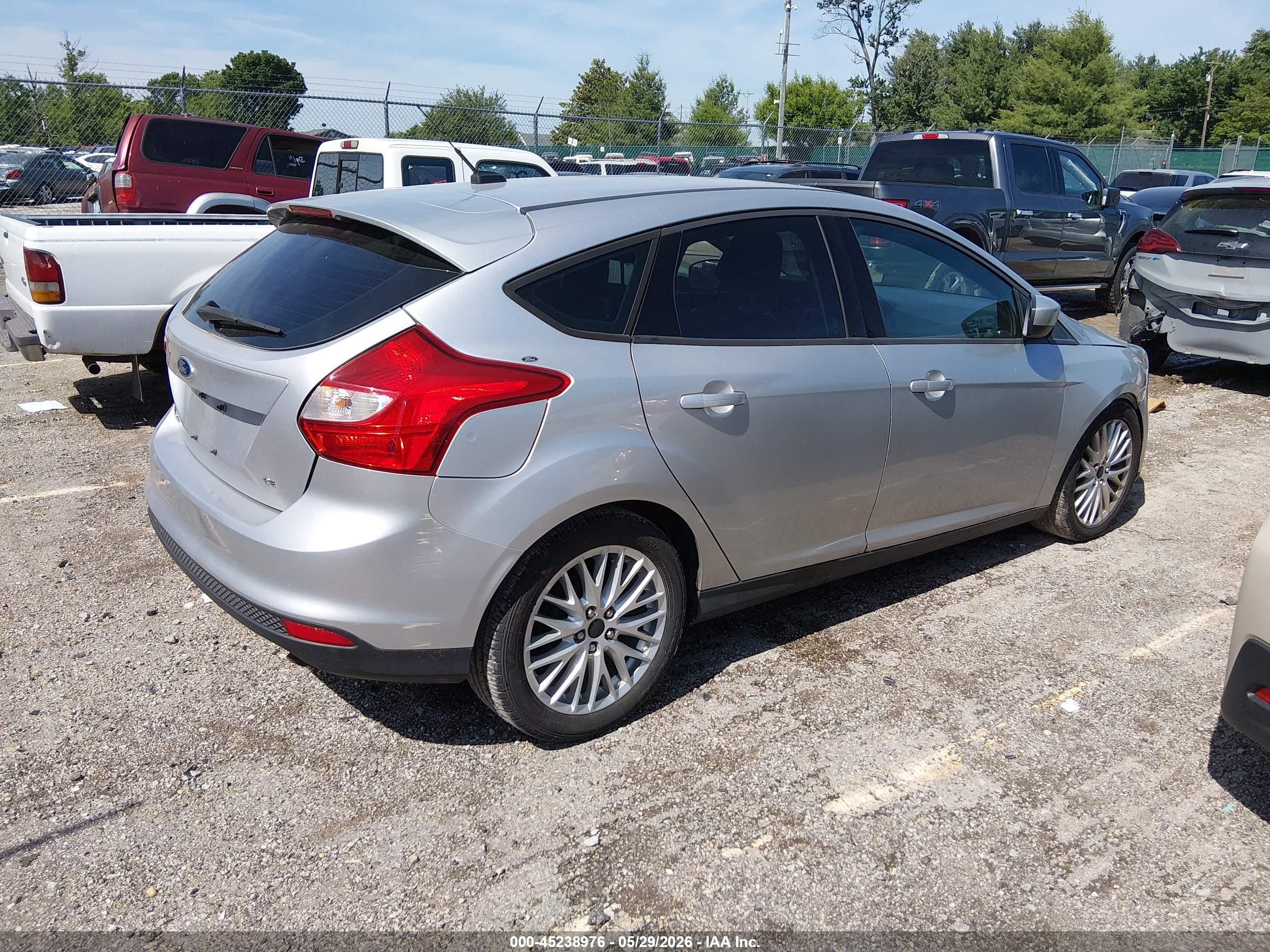 2012 Ford Focus Se Silver vin: 1FAHP3K26CL328921