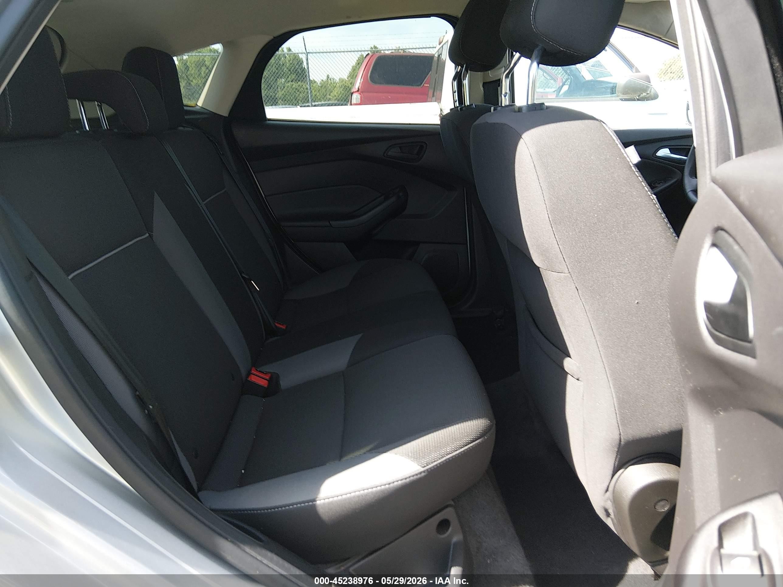 2012 Ford Focus Se Silver vin: 1FAHP3K26CL328921