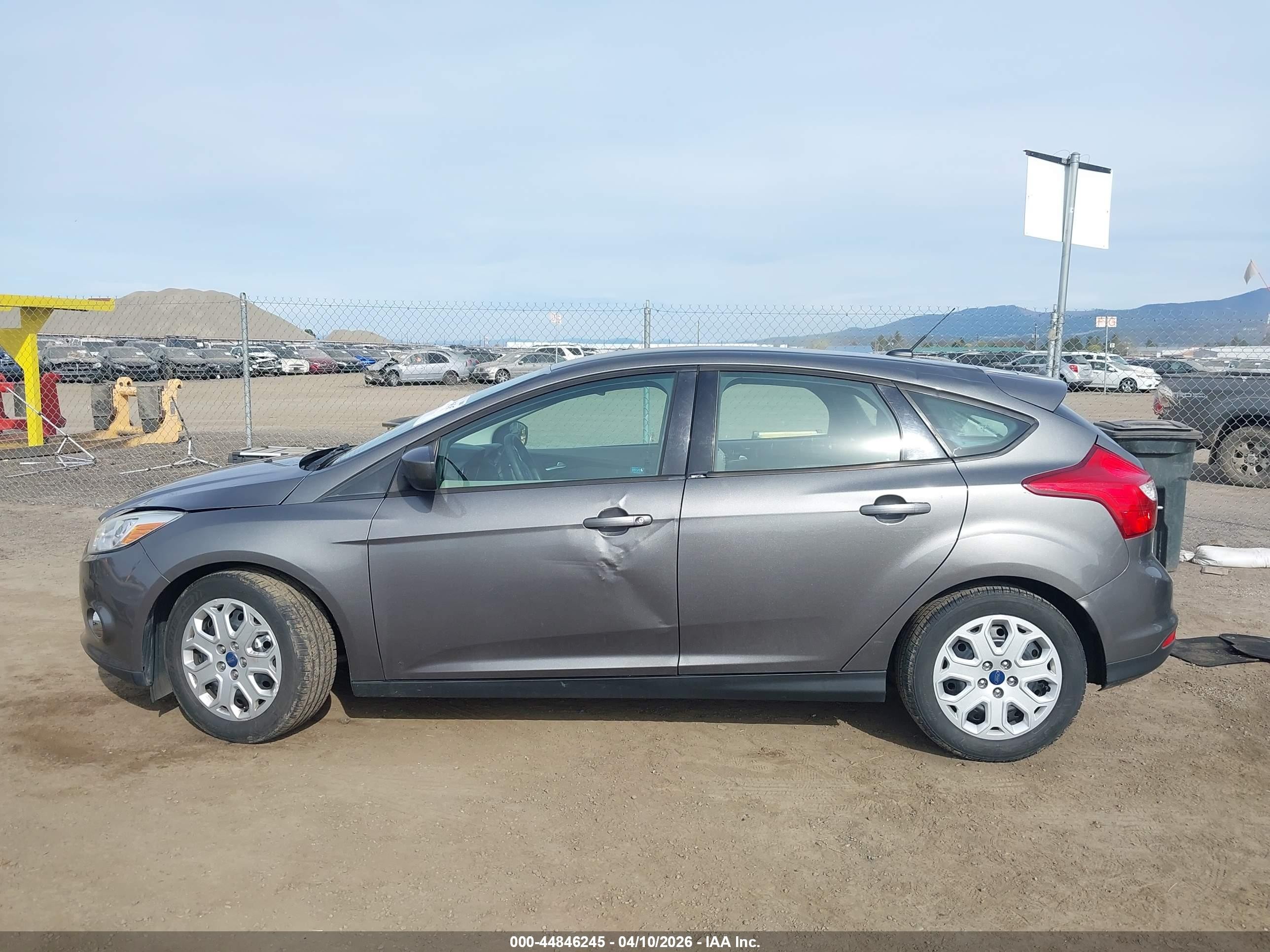 2012 Ford Focus Se Gray vin: 1FAHP3K26CL330748