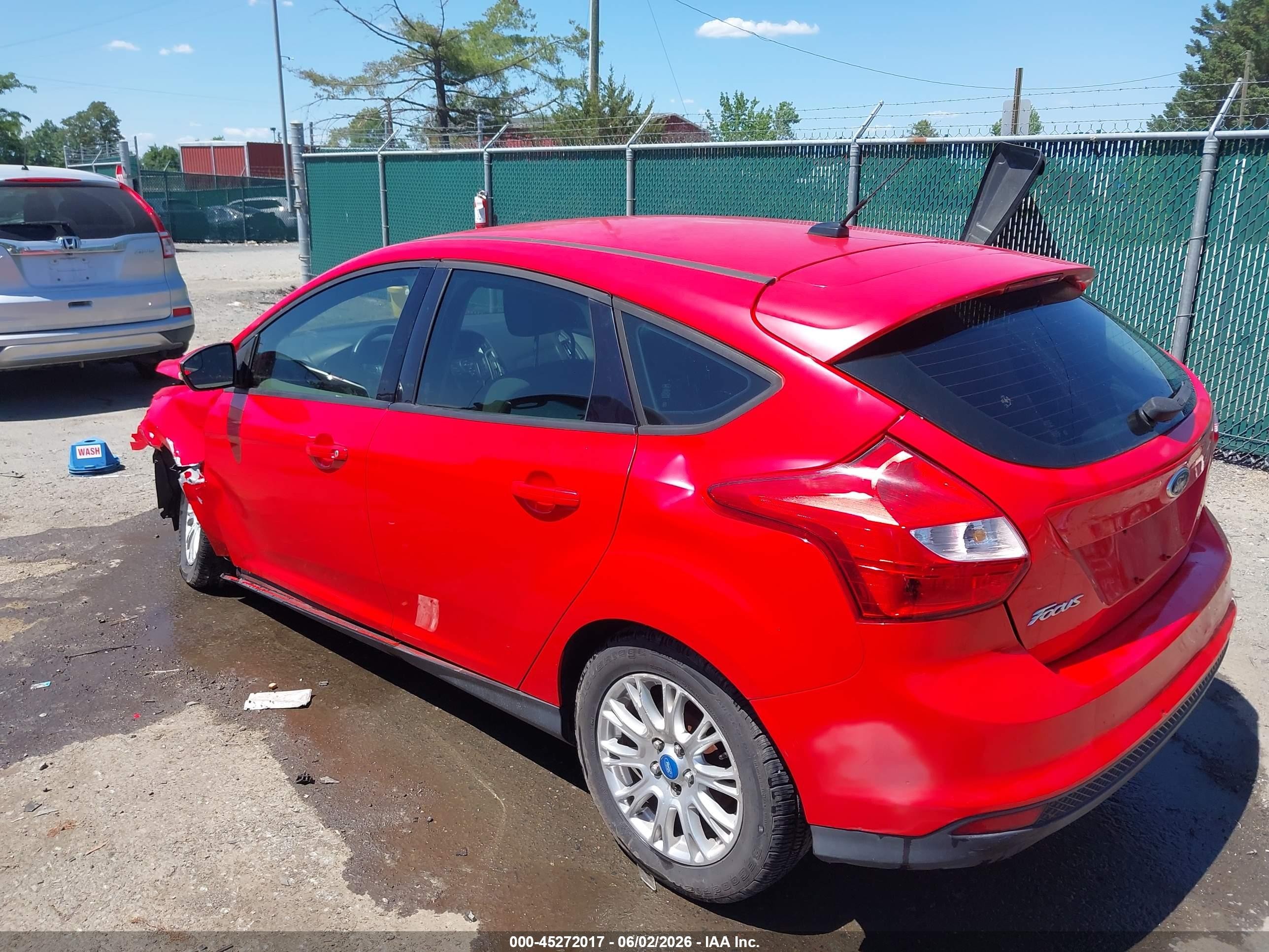 2012 Ford Focus Se Красный vin: 1FAHP3K27CL178897