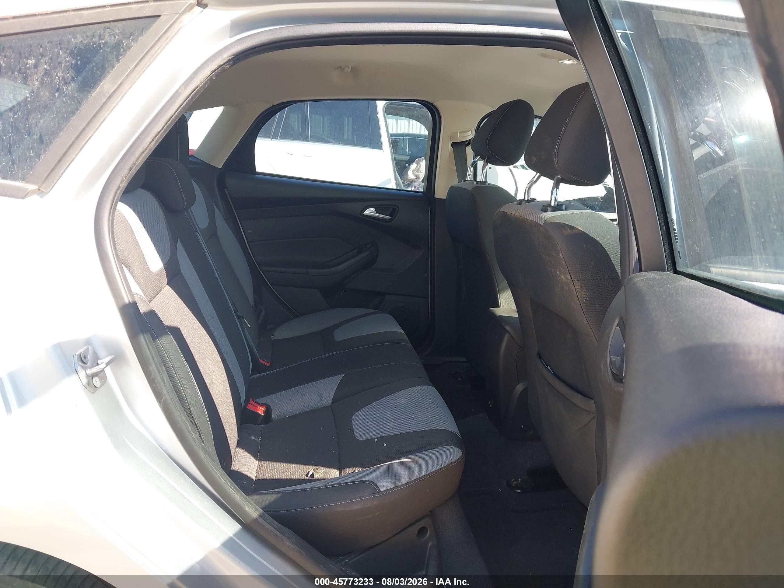 2012 Ford Focus Se Silver vin: 1FAHP3K27CL250116