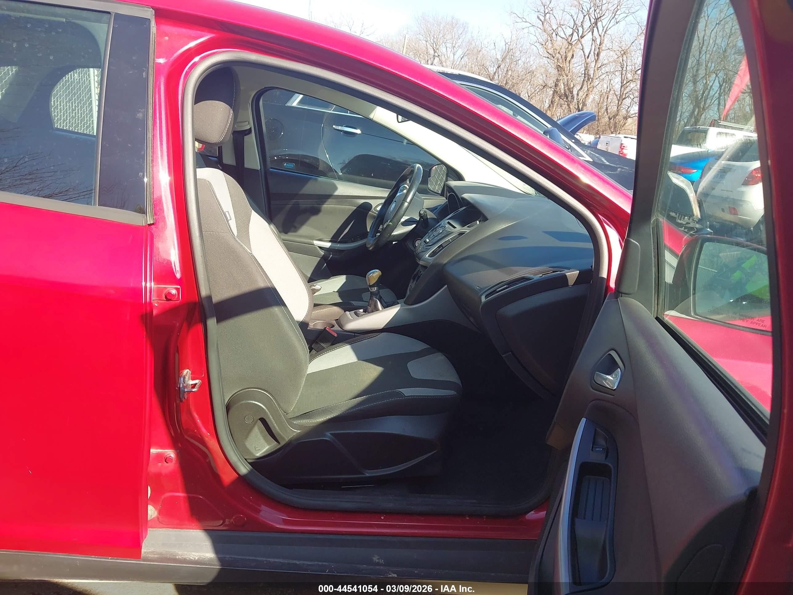 2012 Ford Focus Se Red vin: 1FAHP3K27CL318995