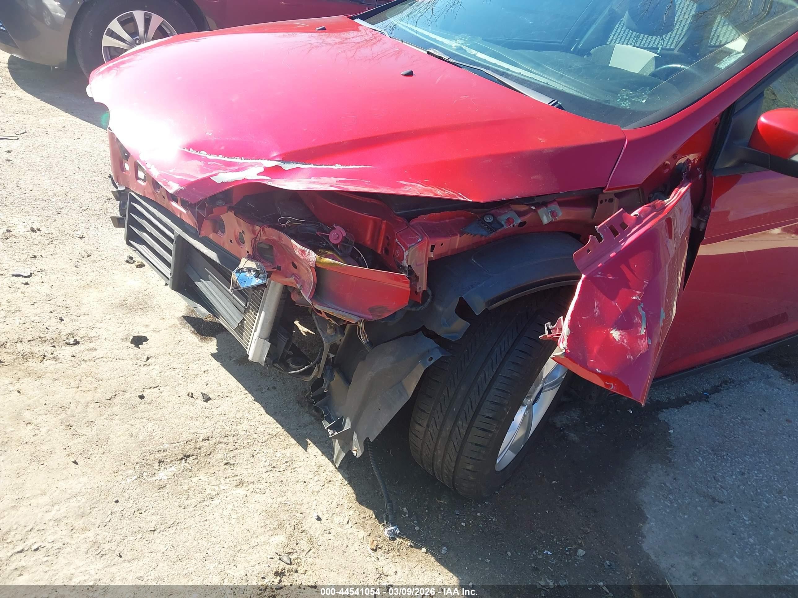 2012 Ford Focus Se Red vin: 1FAHP3K27CL318995