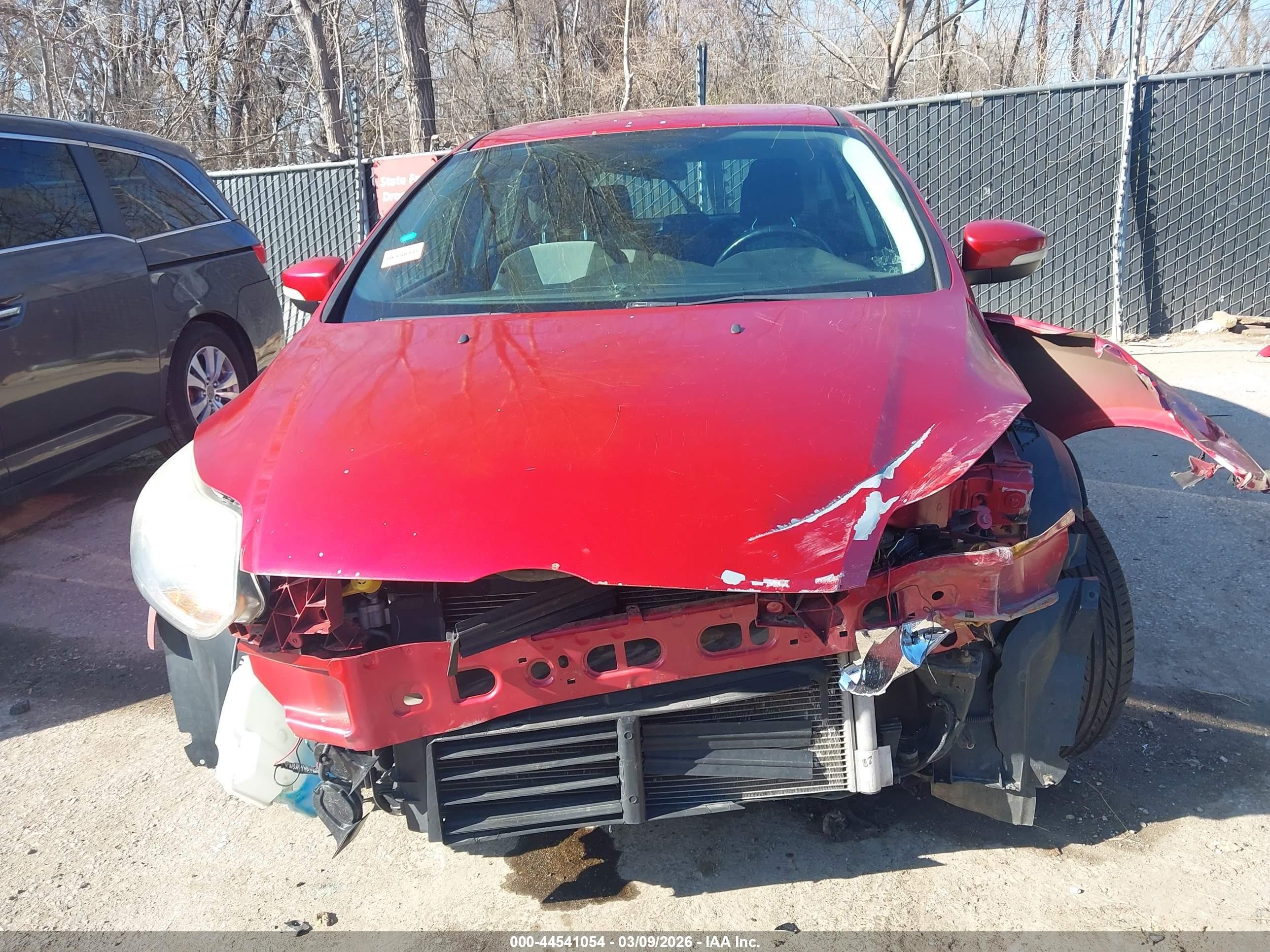 2012 Ford Focus Se Red vin: 1FAHP3K27CL318995
