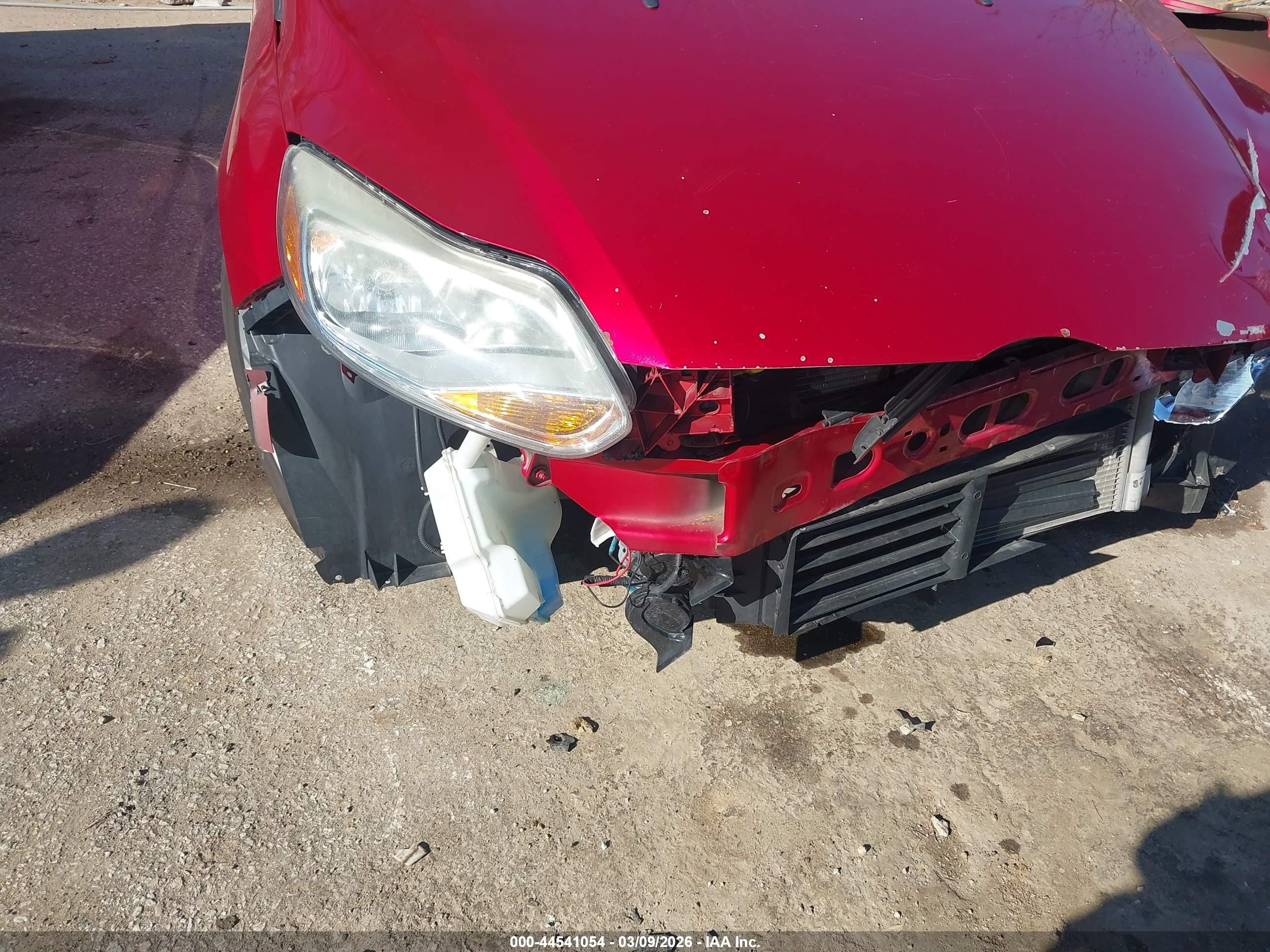 2012 Ford Focus Se Red vin: 1FAHP3K27CL318995