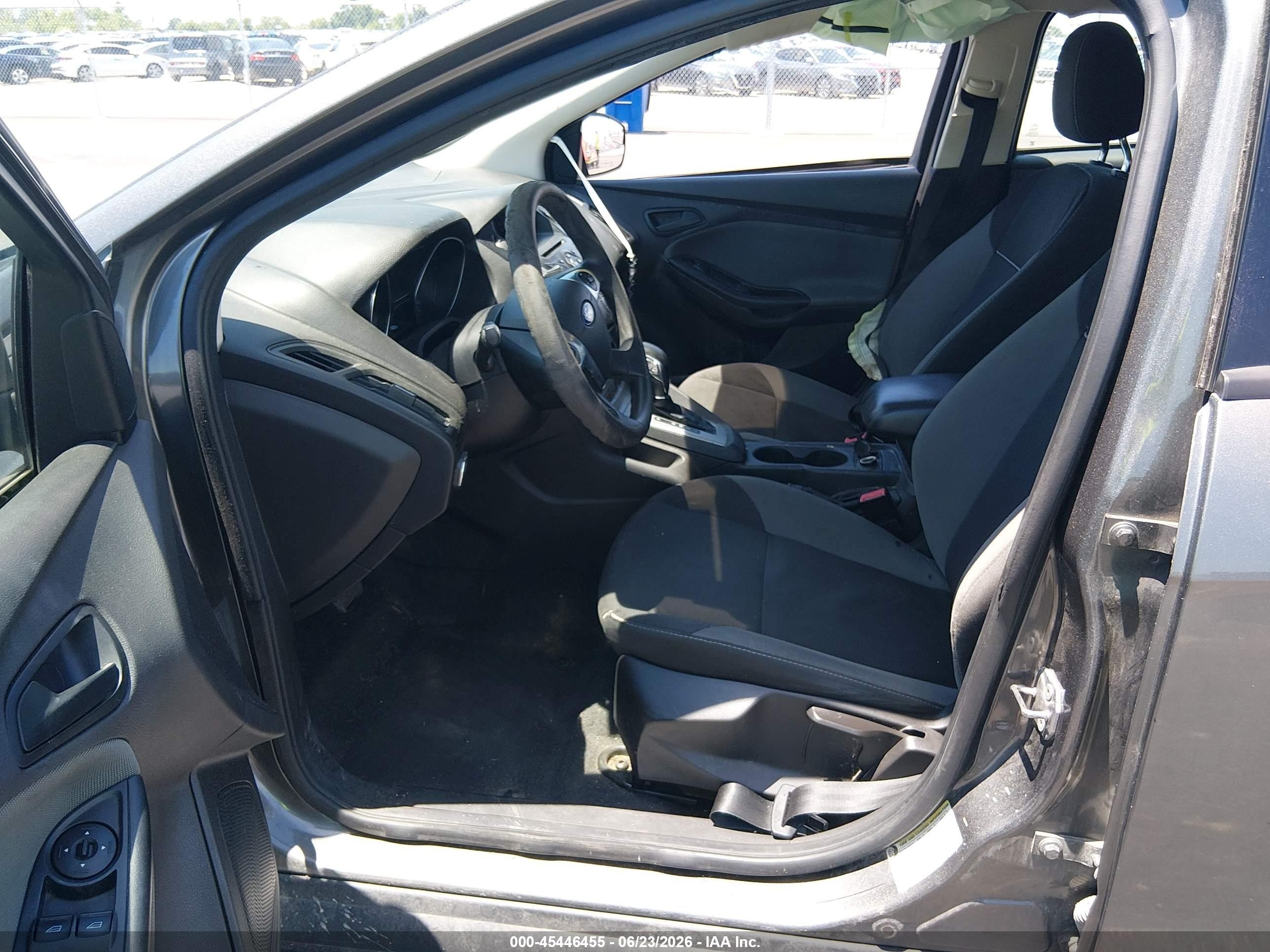 2012 Ford Focus Se Gray vin: 1FAHP3K27CL338101