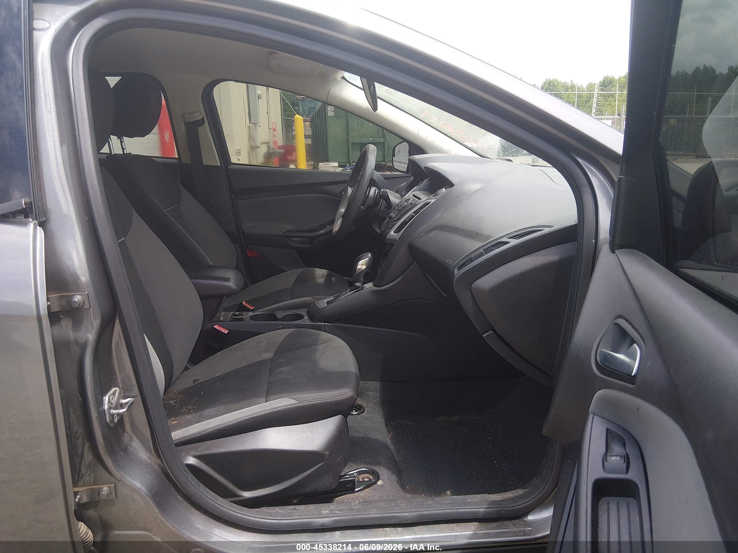 2012 Ford Focus Se Серый vin: 1FAHP3K27CL428431