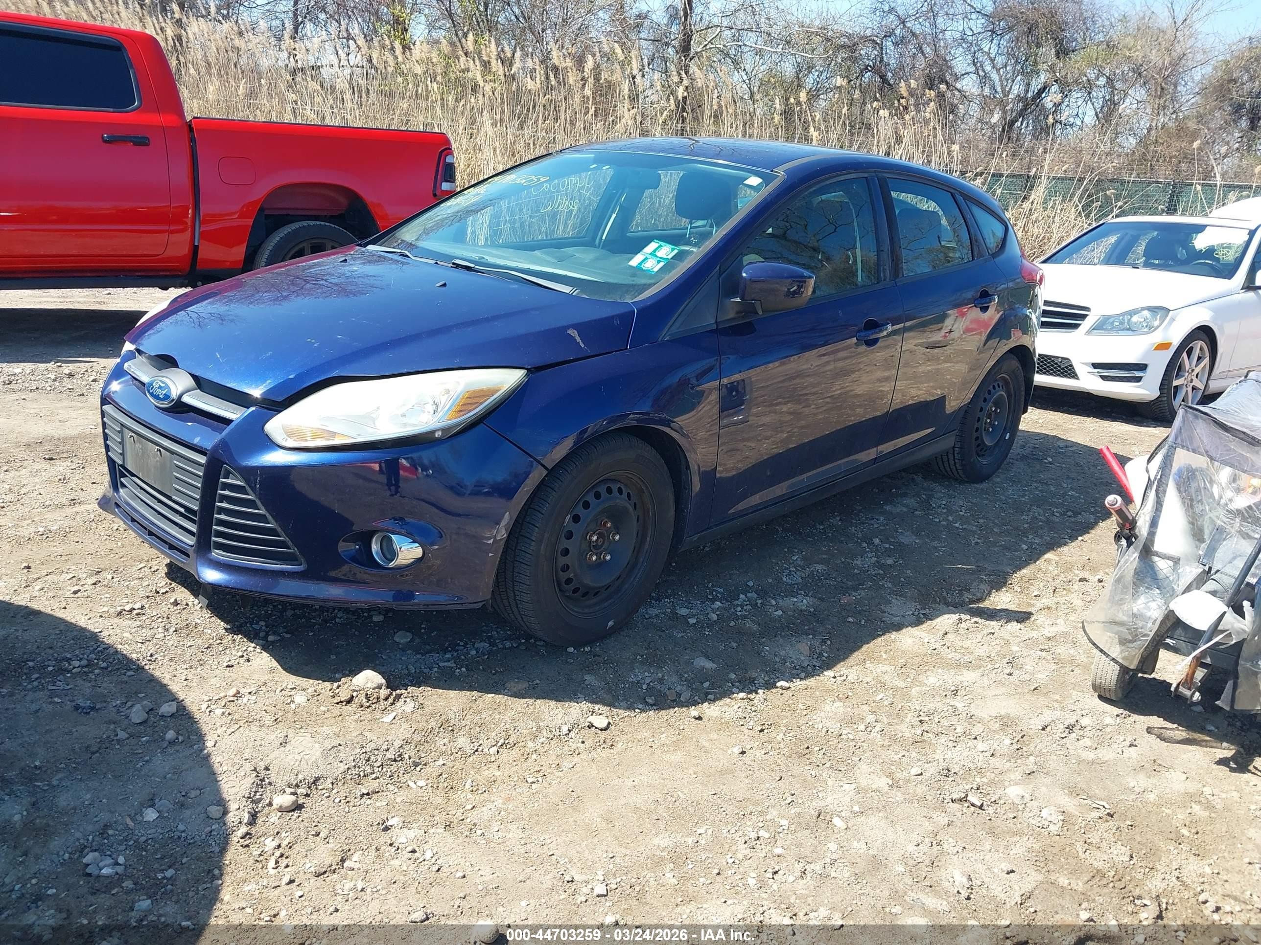 2012 Ford Focus Se Blue vin: 1FAHP3K28CL109555