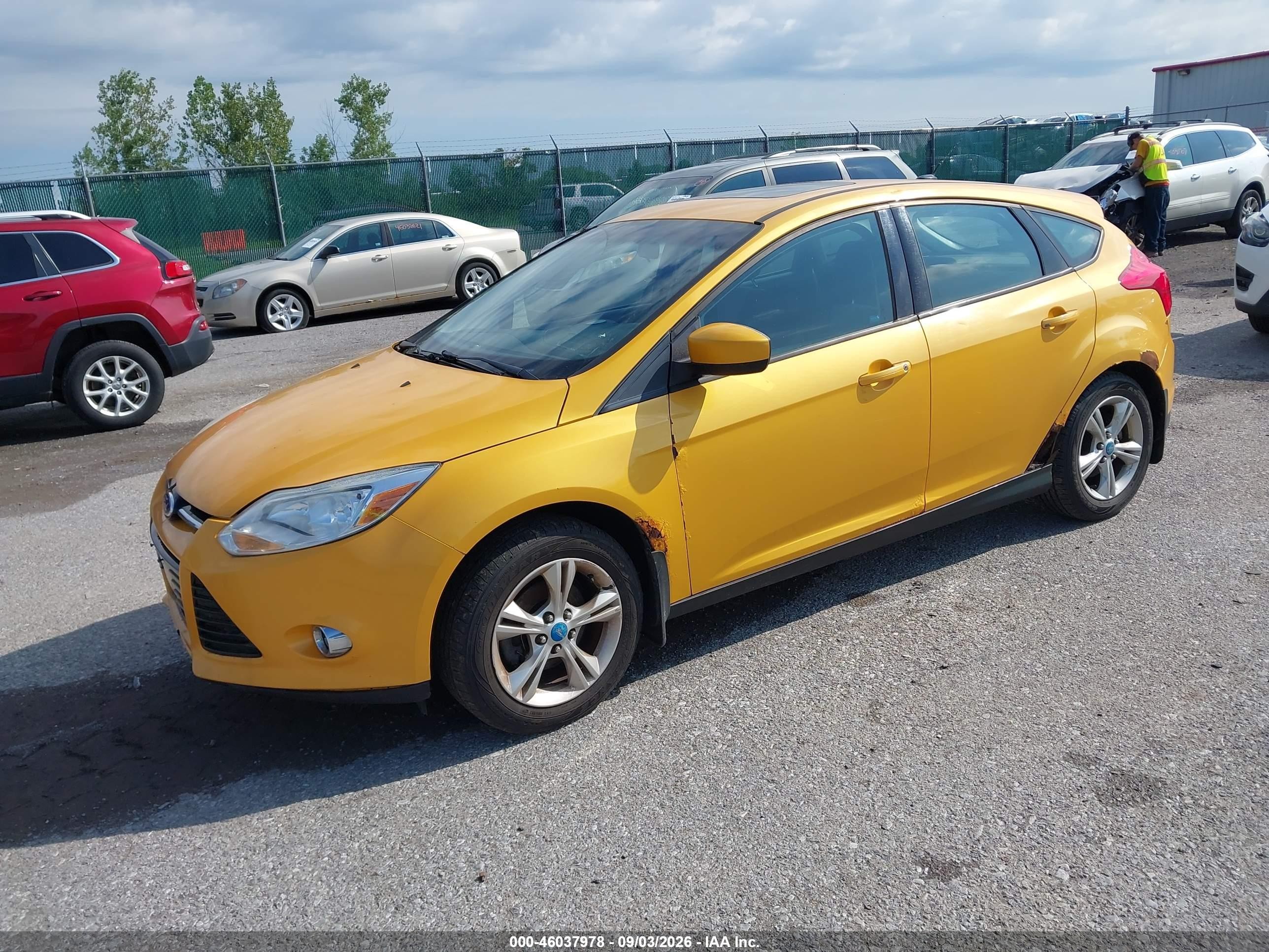 2012 Ford Focus Se Желтый vin: 1FAHP3K28CL125139