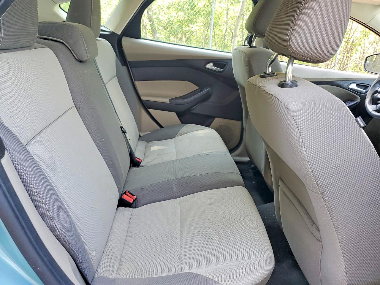 2012 Ford Focus Se Blue vin: 1FAHP3K28CL181761