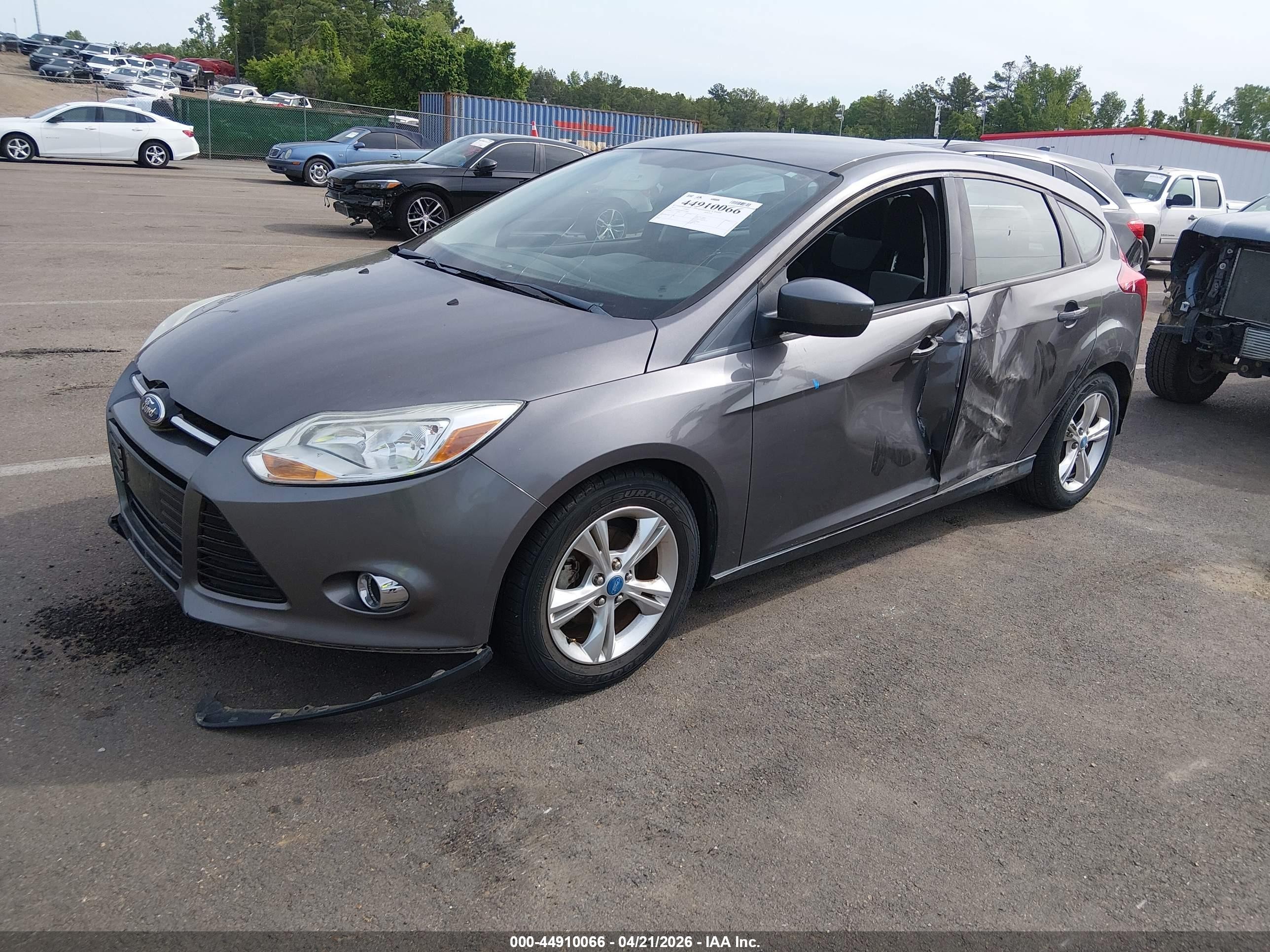 2012 Ford Focus Se Gray vin: 1FAHP3K28CL221840