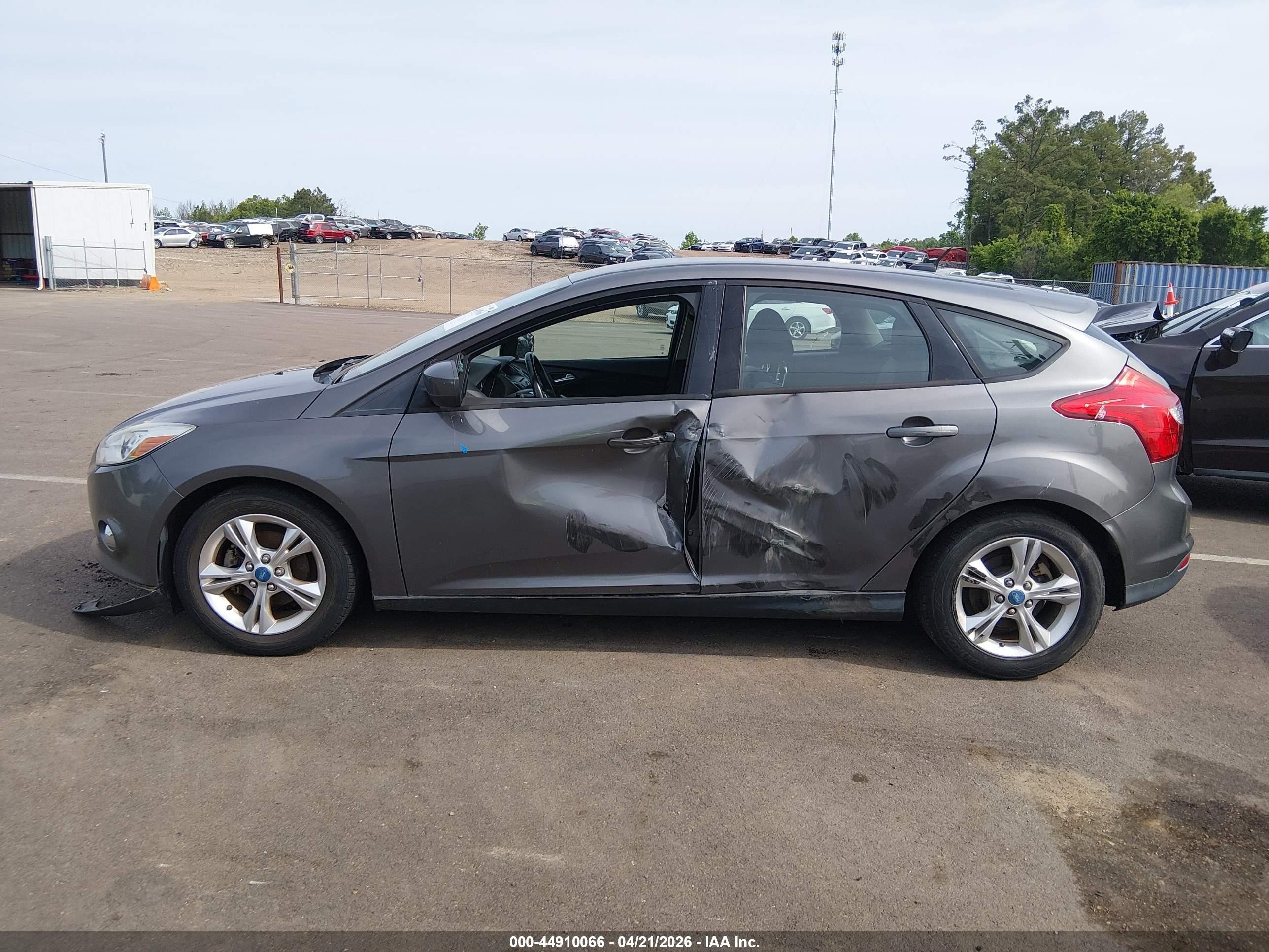 2012 Ford Focus Se Gray vin: 1FAHP3K28CL221840