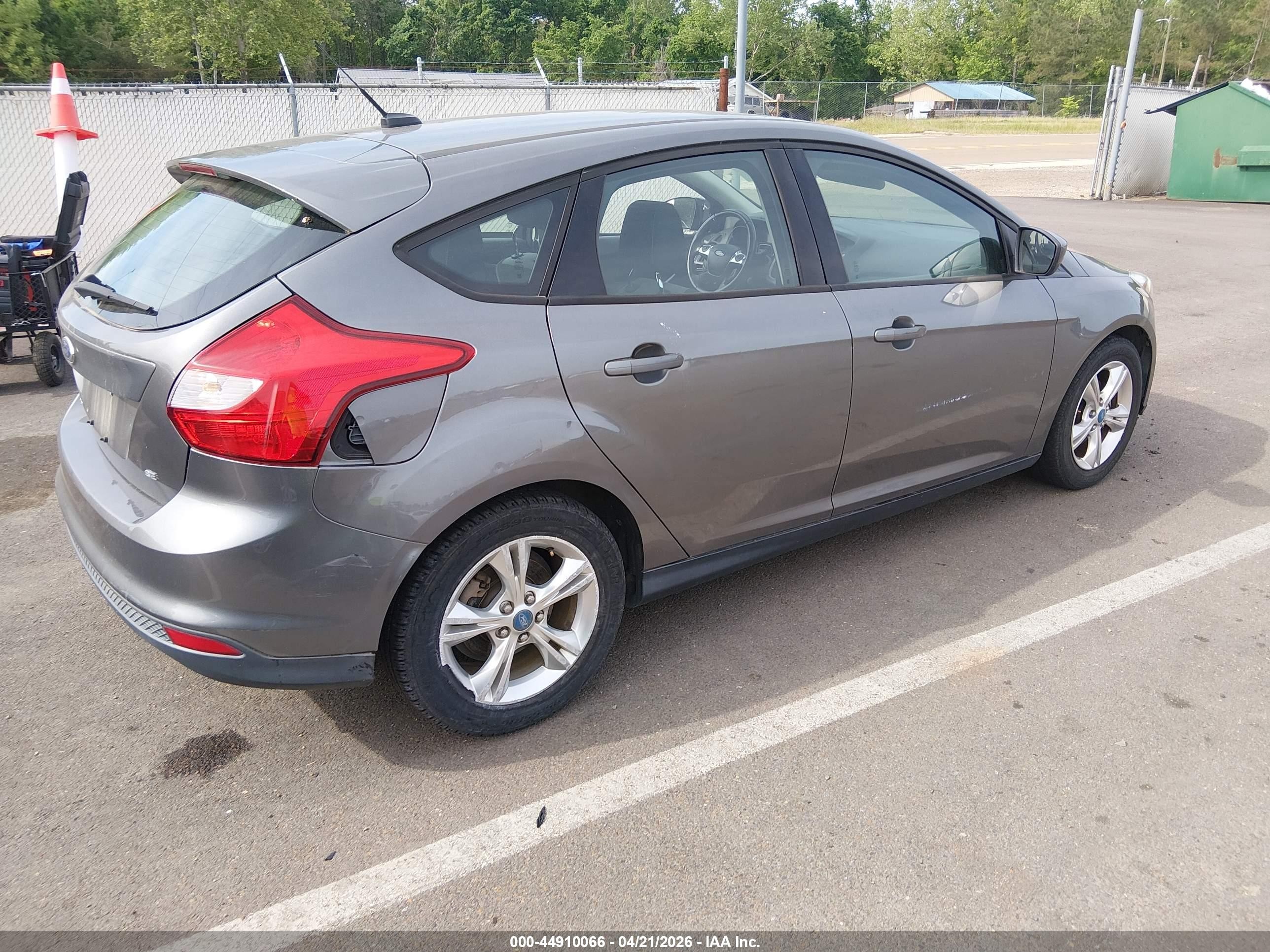 2012 Ford Focus Se Gray vin: 1FAHP3K28CL221840