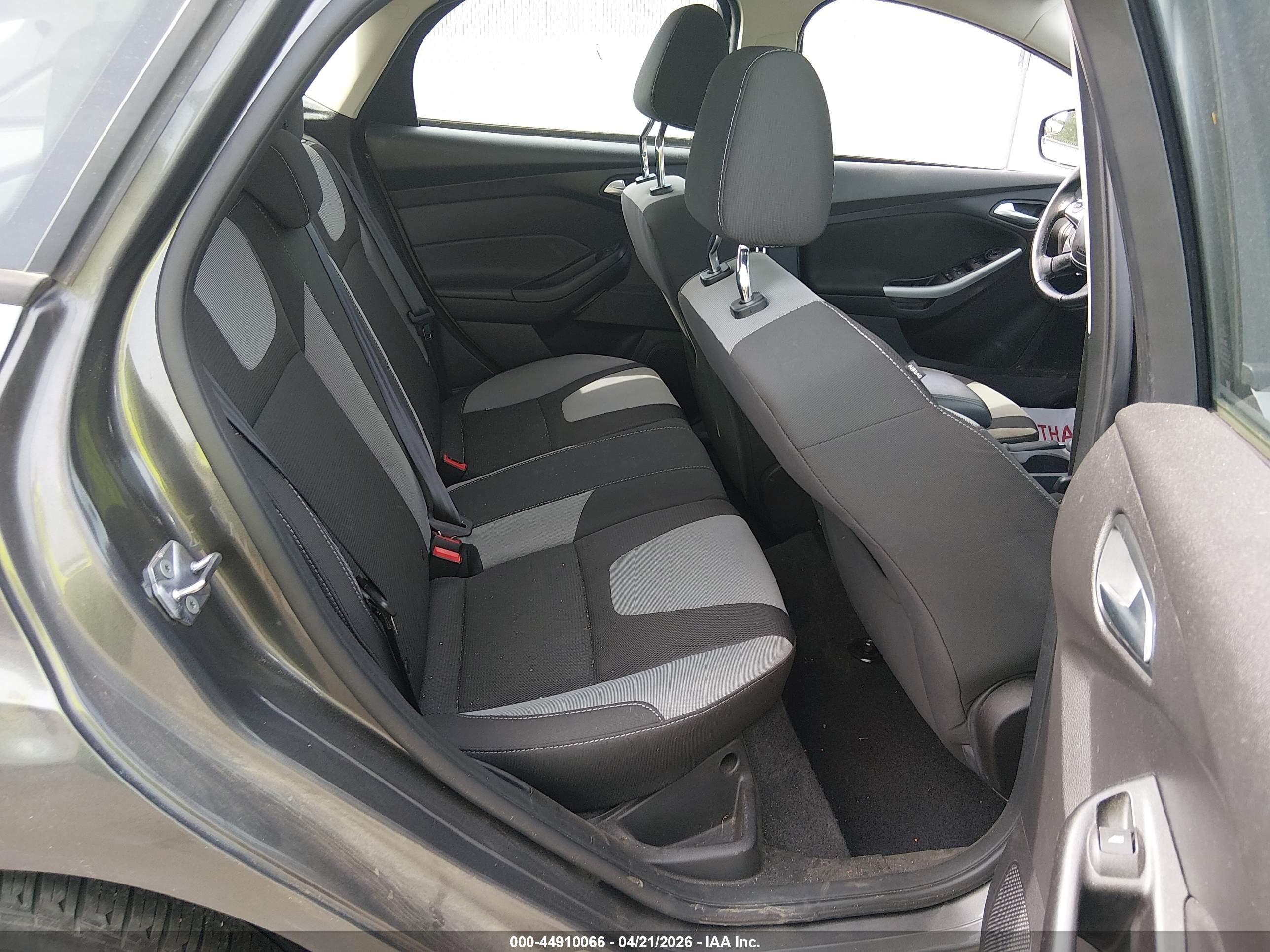 2012 Ford Focus Se Gray vin: 1FAHP3K28CL221840