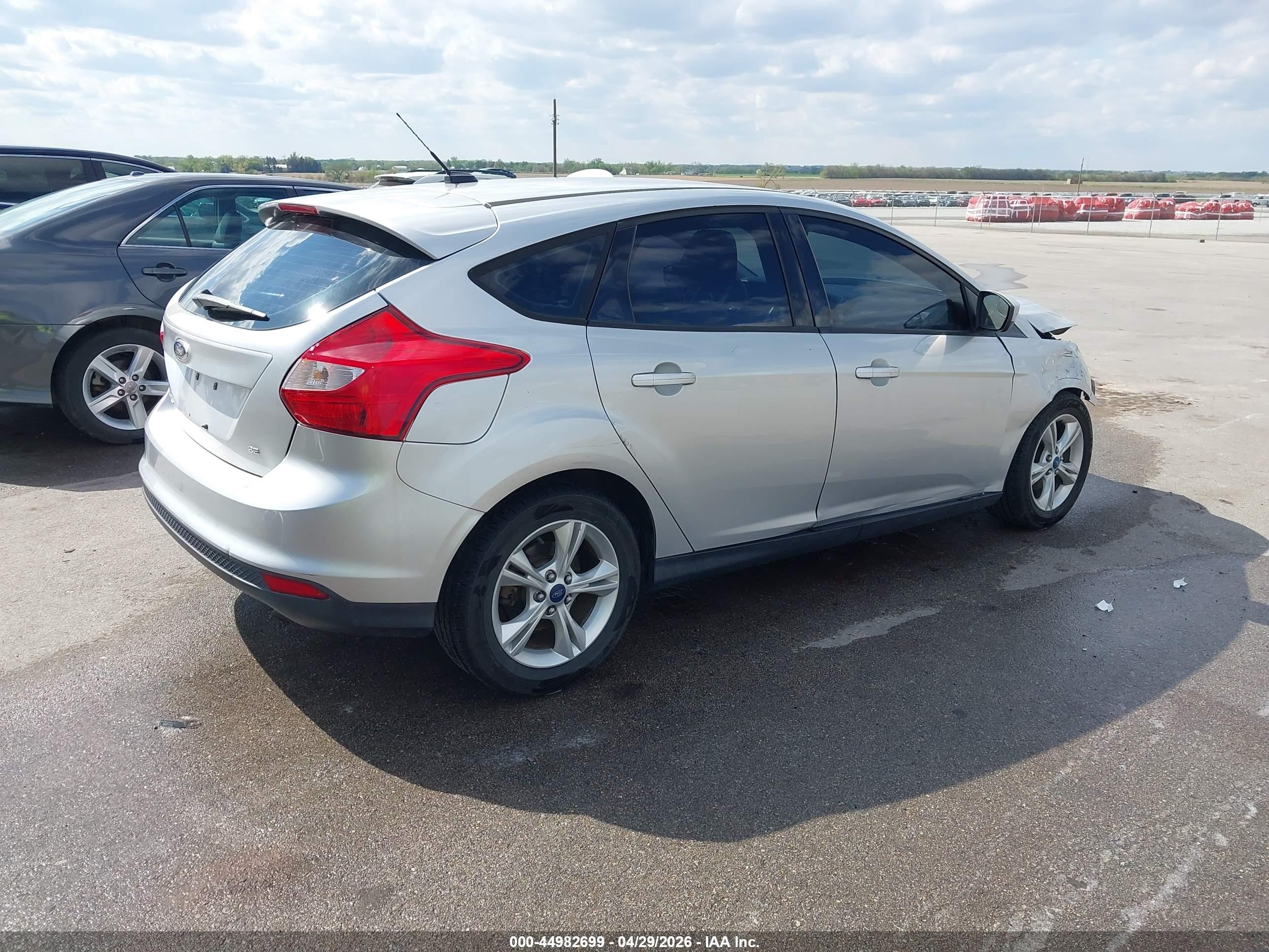 2012 Ford Focus Se Серебряный vin: 1FAHP3K28CL273663