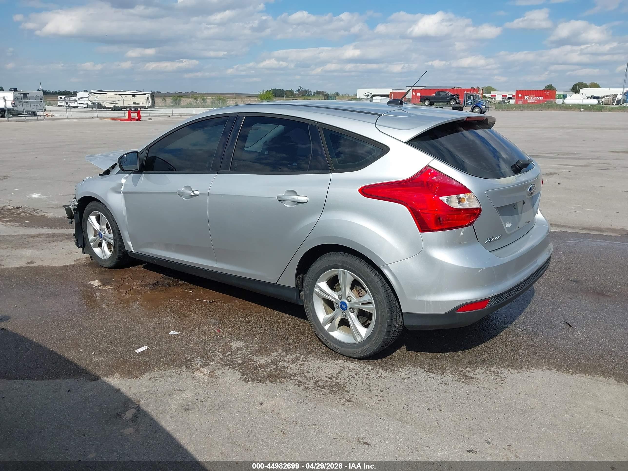 2012 Ford Focus Se Серебряный vin: 1FAHP3K28CL273663