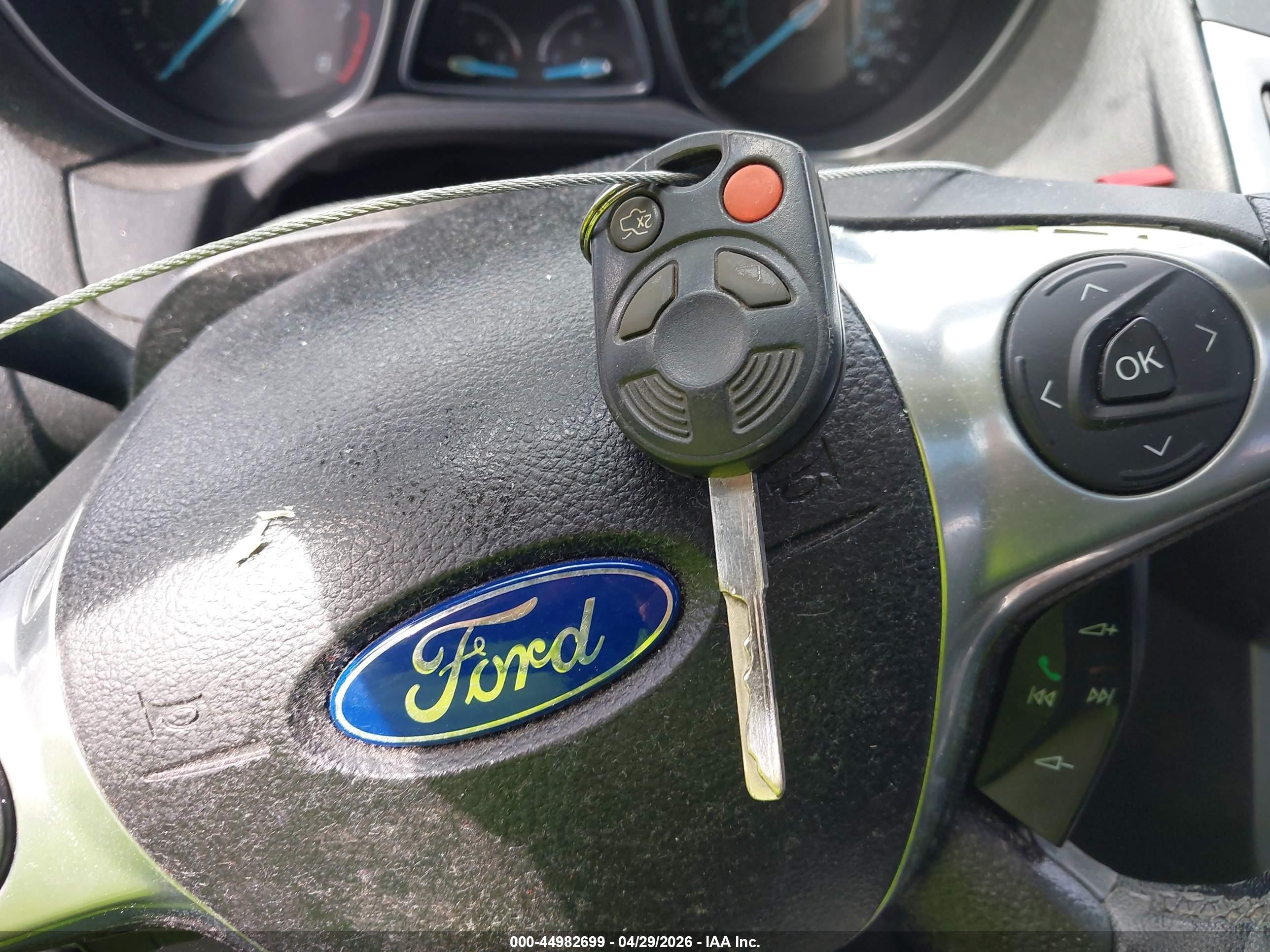 2012 Ford Focus Se Серебряный vin: 1FAHP3K28CL273663