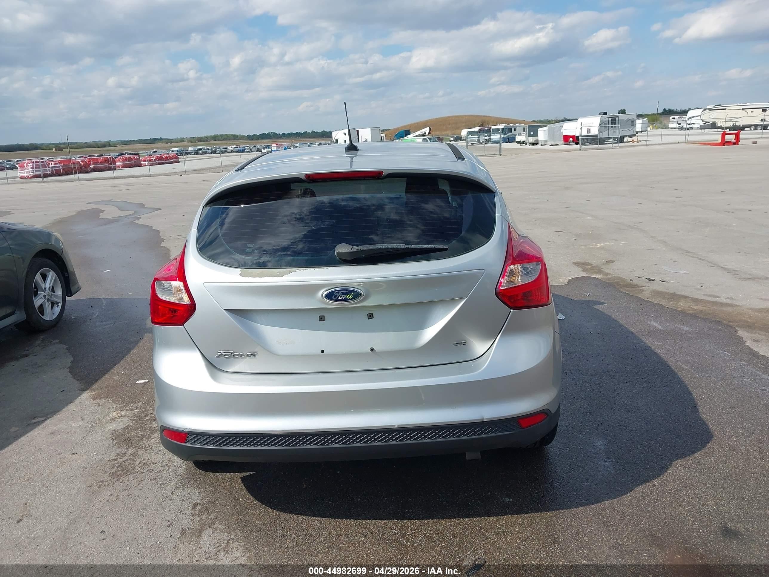 2012 Ford Focus Se Серебряный vin: 1FAHP3K28CL273663