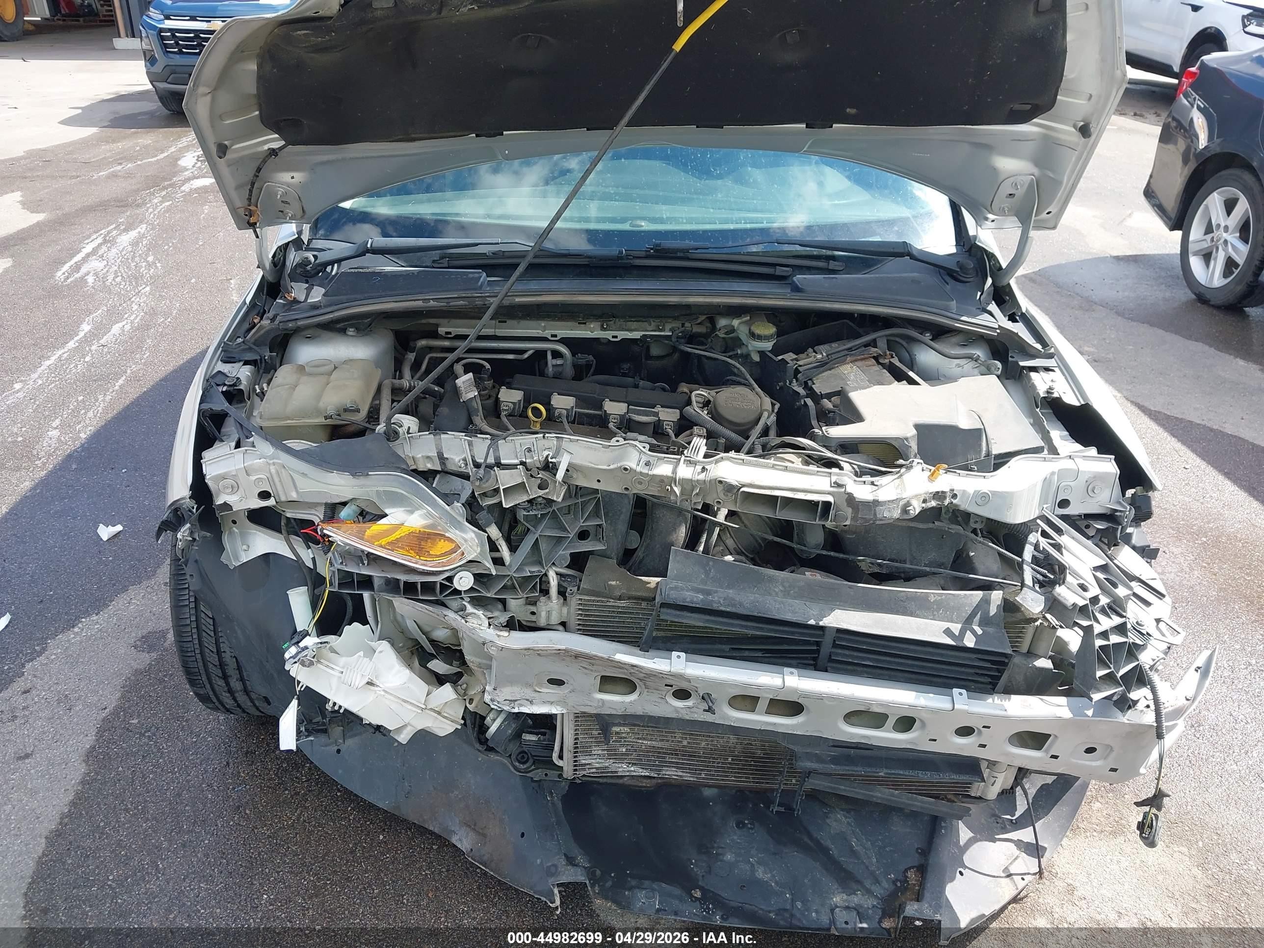 2012 Ford Focus Se Серебряный vin: 1FAHP3K28CL273663
