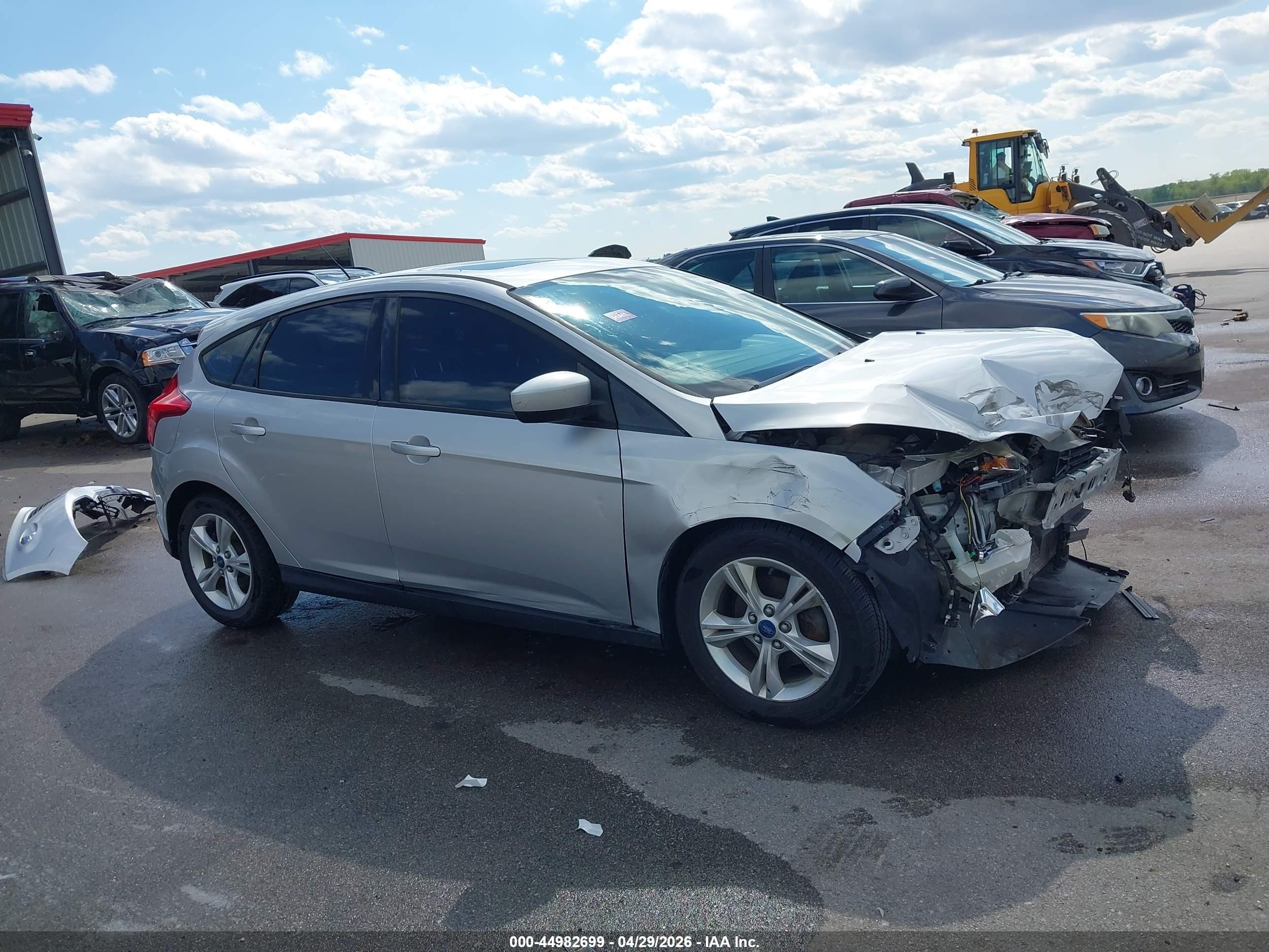 2012 Ford Focus Se Серебряный vin: 1FAHP3K28CL273663