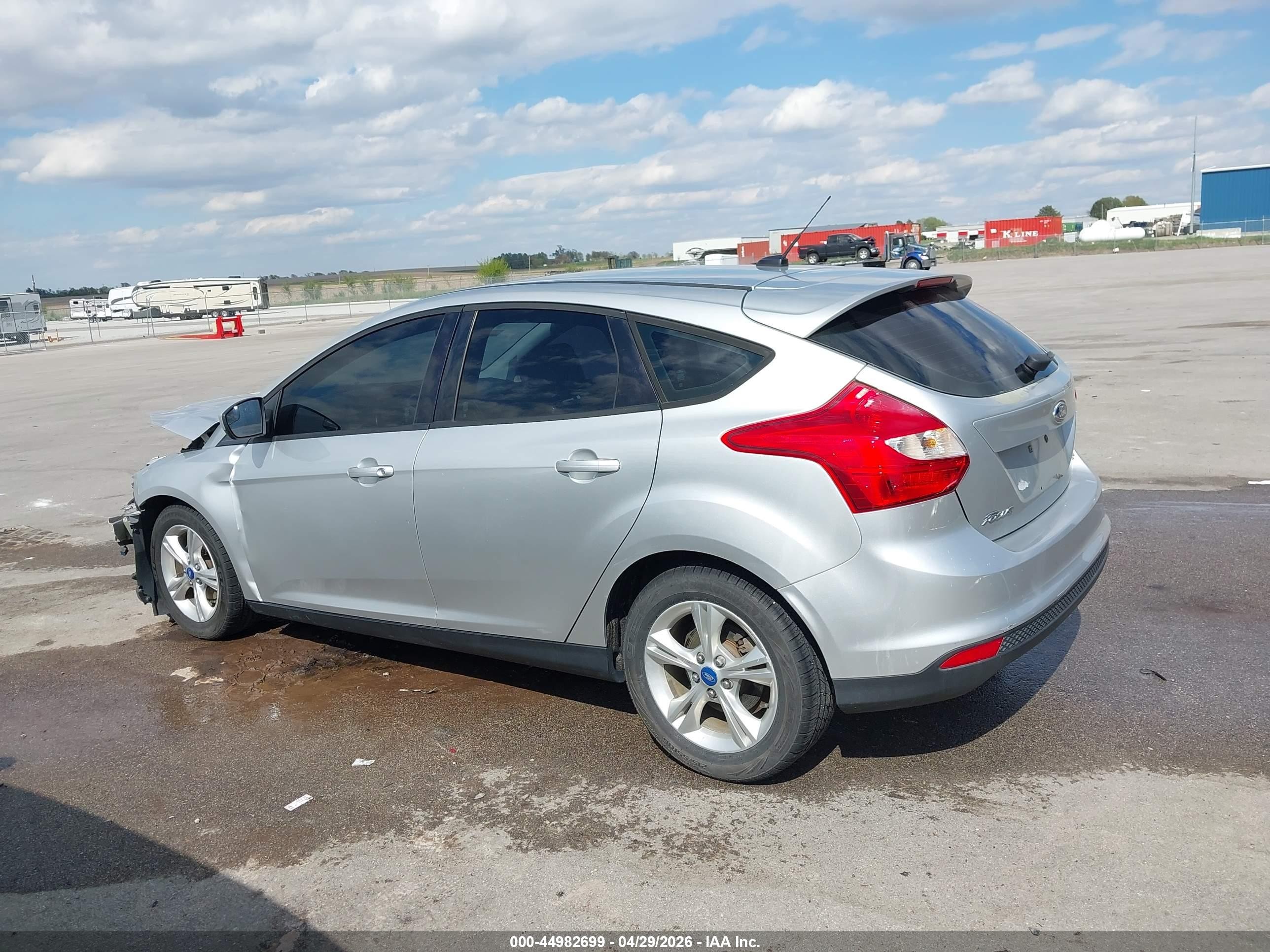 2012 Ford Focus Se Серебряный vin: 1FAHP3K28CL273663