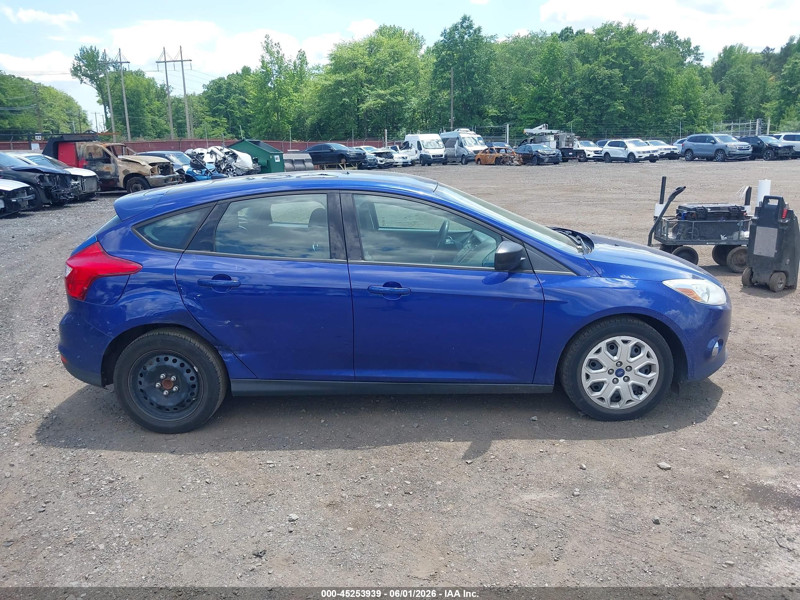 2012 Ford Focus Se Dark Blue vin: 1FAHP3K28CL281813